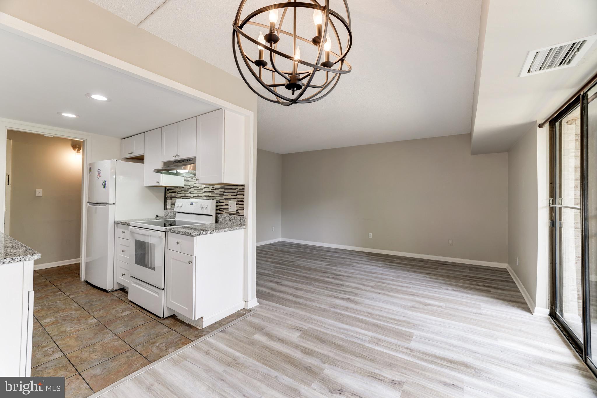 2242 CASTLE ROCK SQUARE 11C