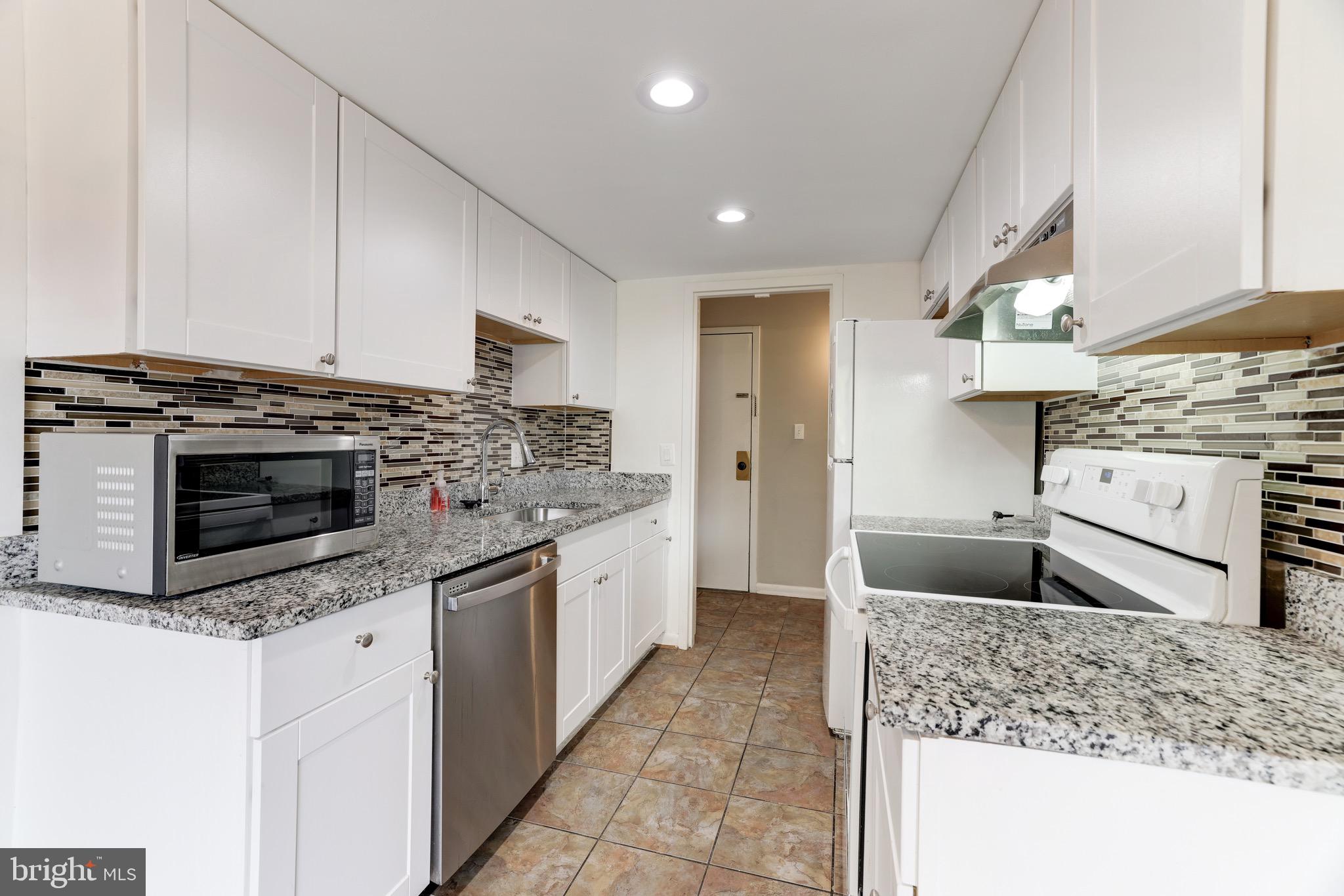 2242 CASTLE ROCK SQUARE 11C