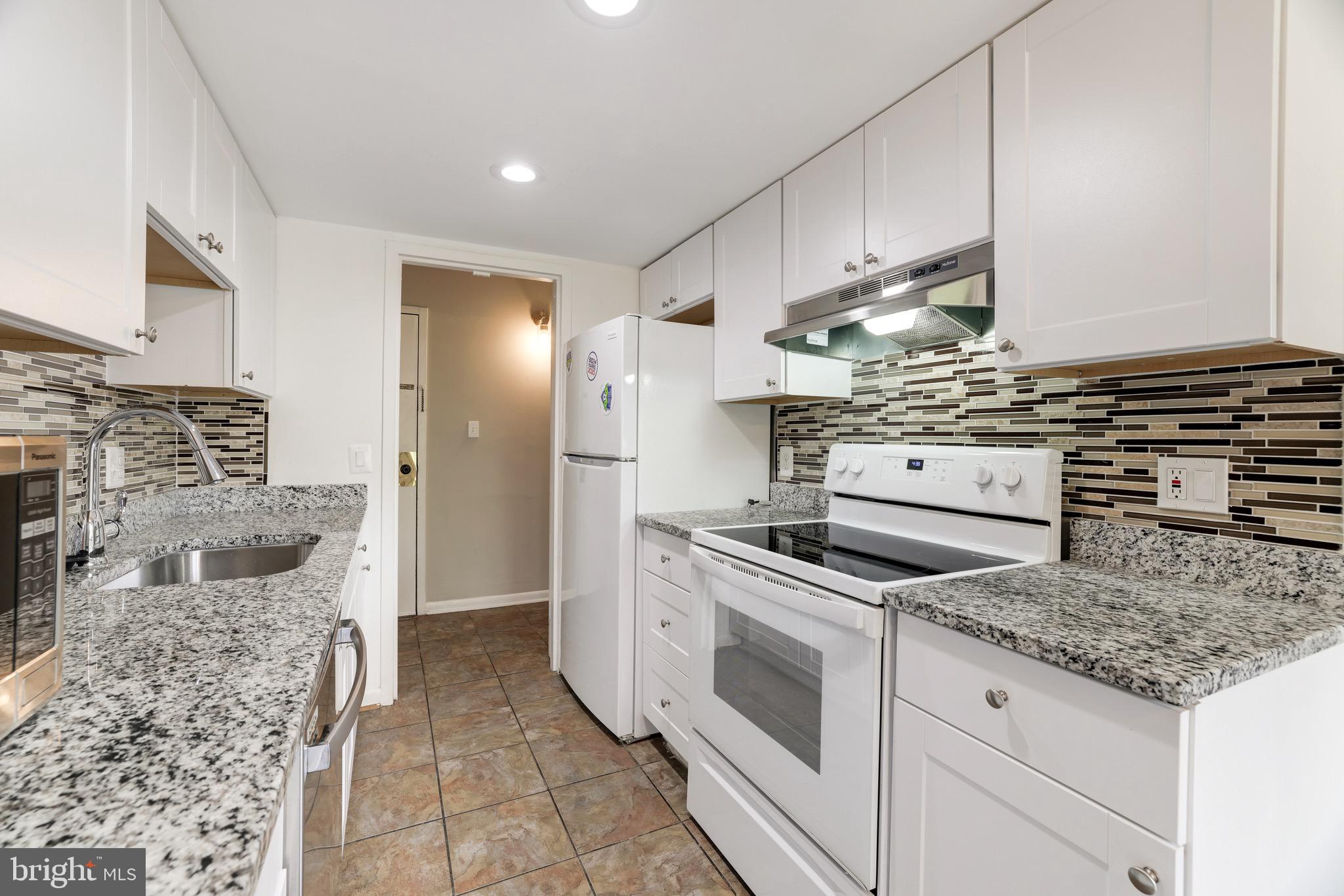 2242 CASTLE ROCK SQUARE 11C