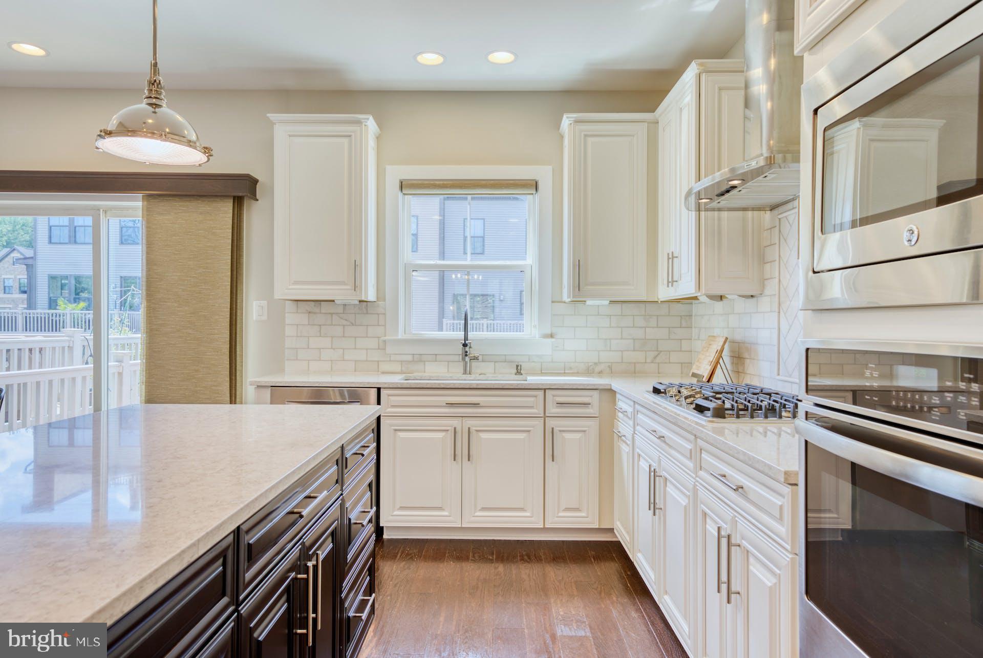 3163 VIRGINIA BLUEBELL COURT