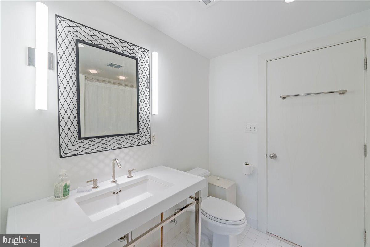 7403 GATEWOOD COURT