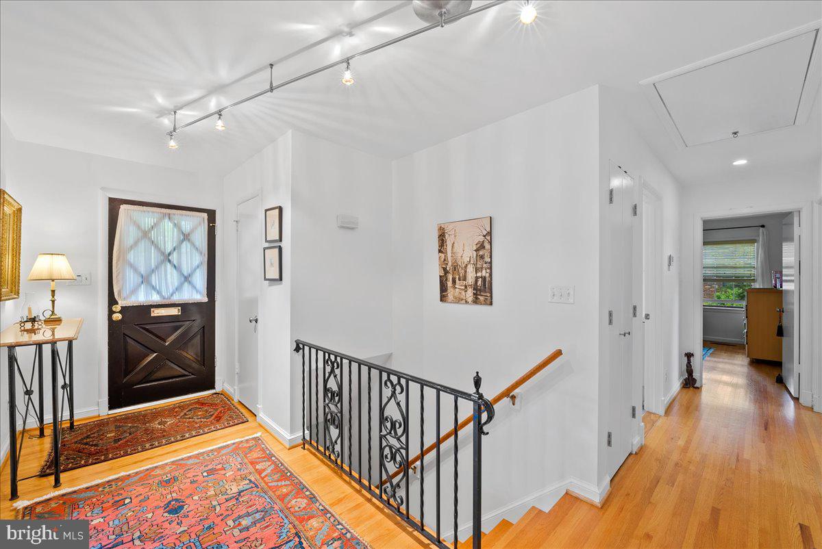 7403 GATEWOOD COURT