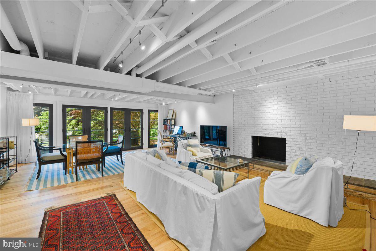 7403 GATEWOOD COURT
