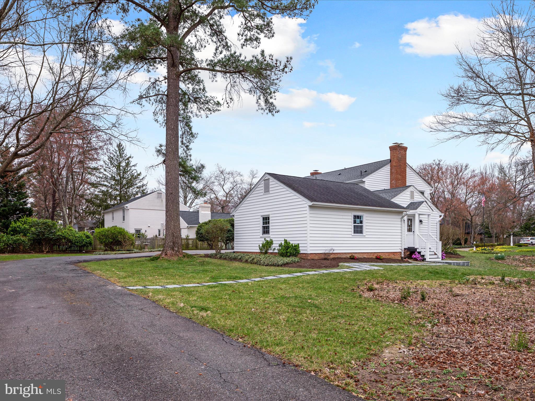 9401 FERRY LANDING COURT