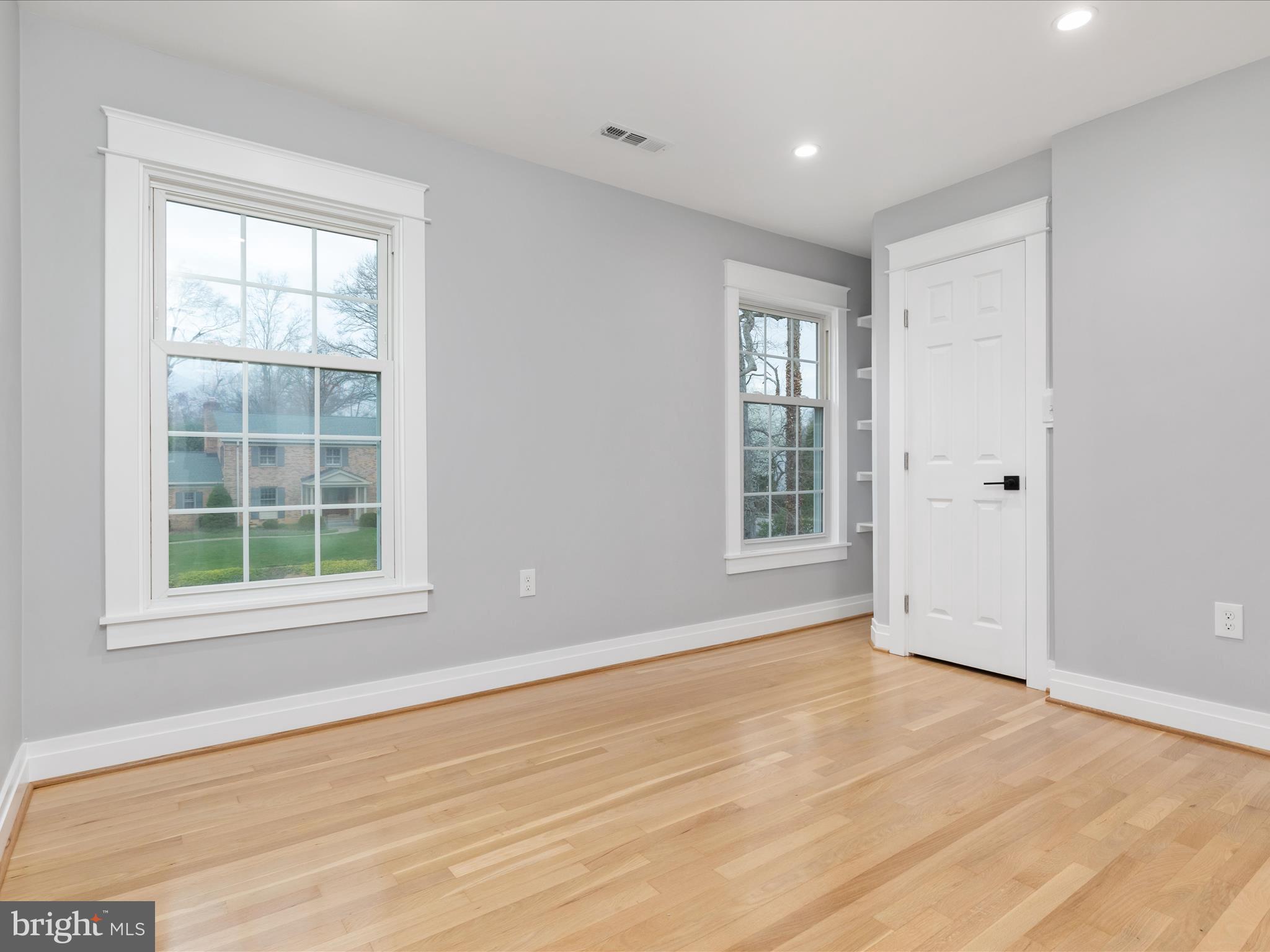 9401 FERRY LANDING COURT