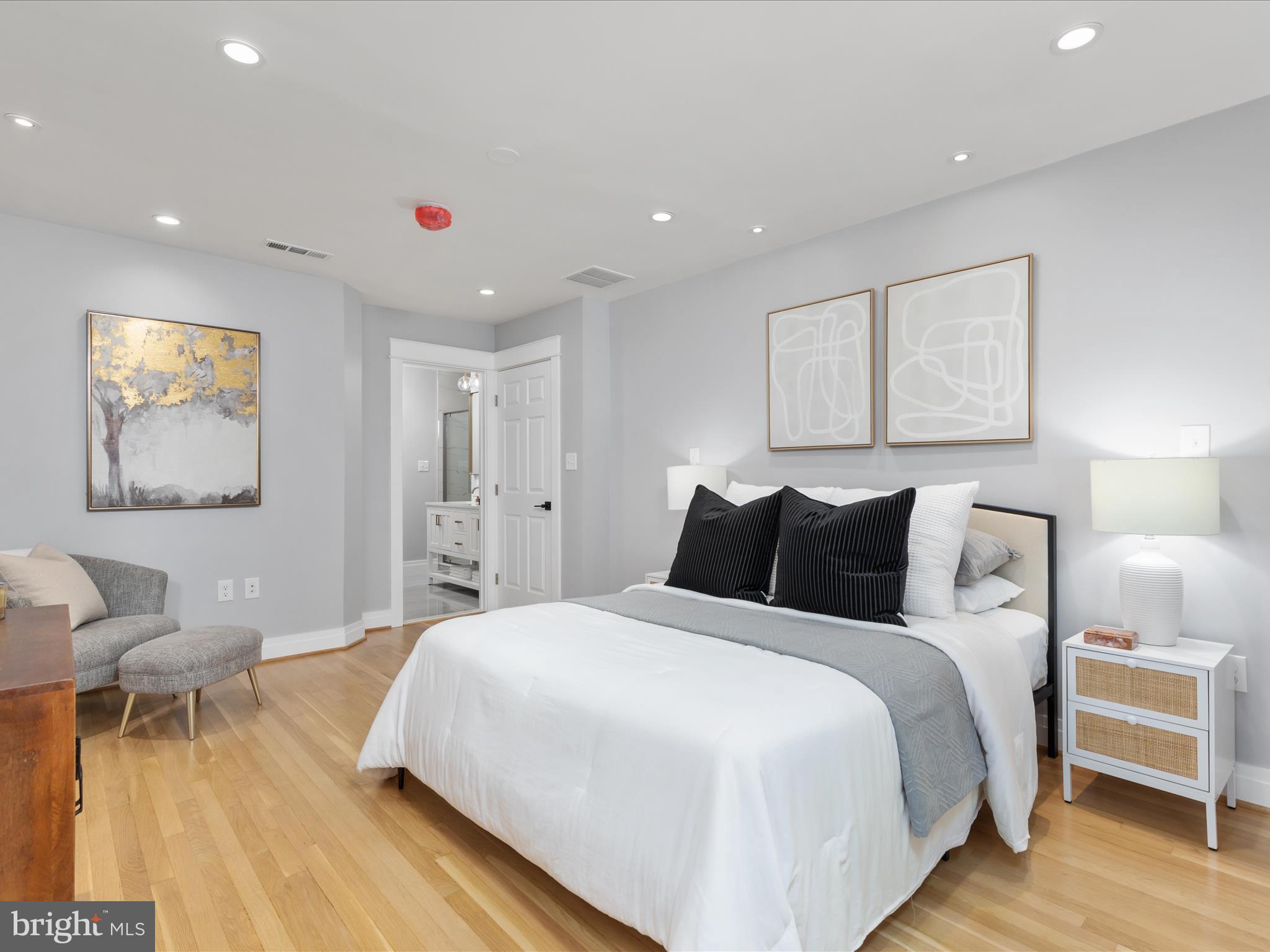 9401 FERRY LANDING COURT