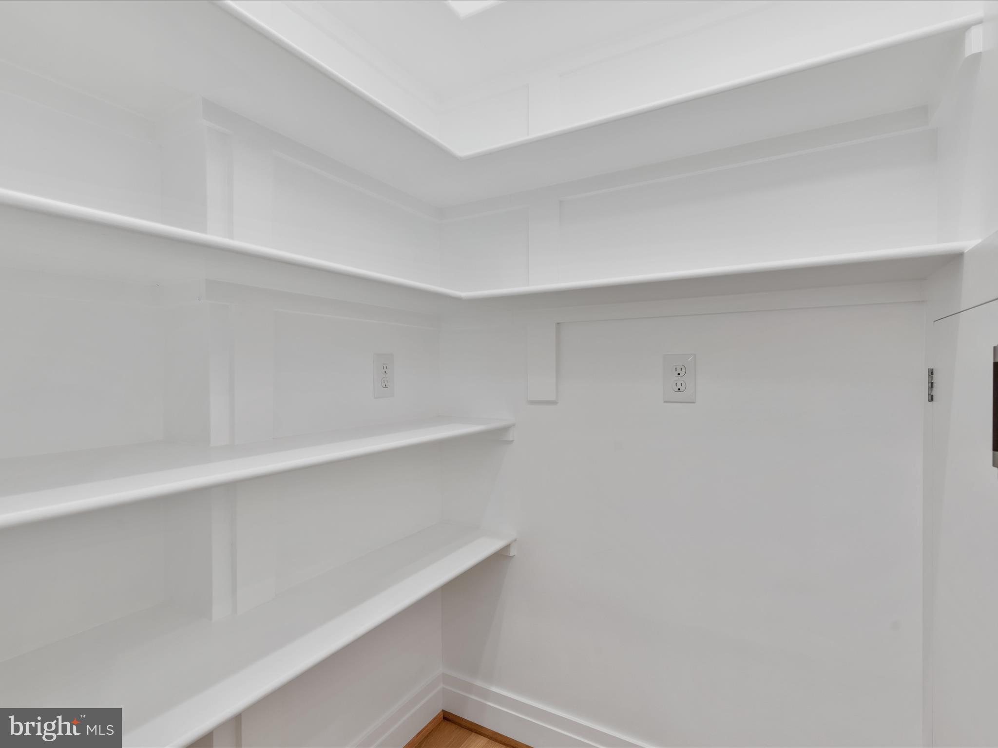 9401 FERRY LANDING COURT