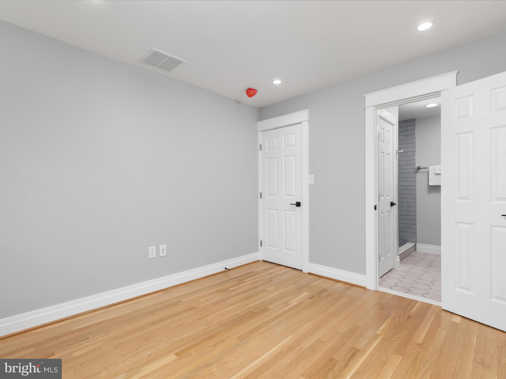 9401 FERRY LANDING COURT