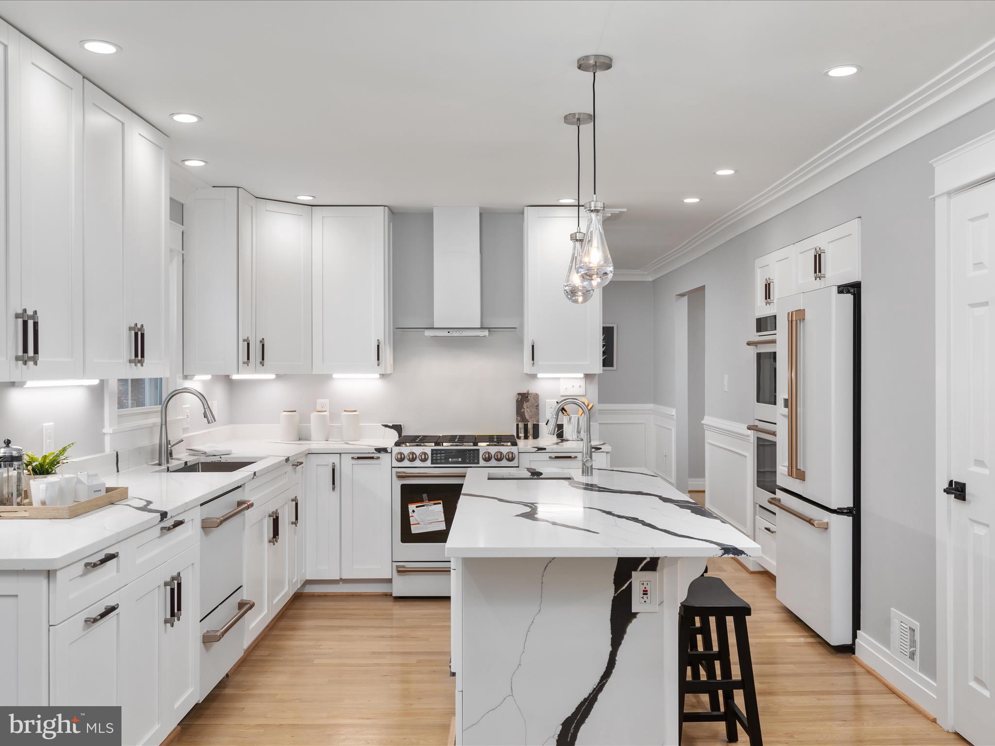 9401 FERRY LANDING COURT