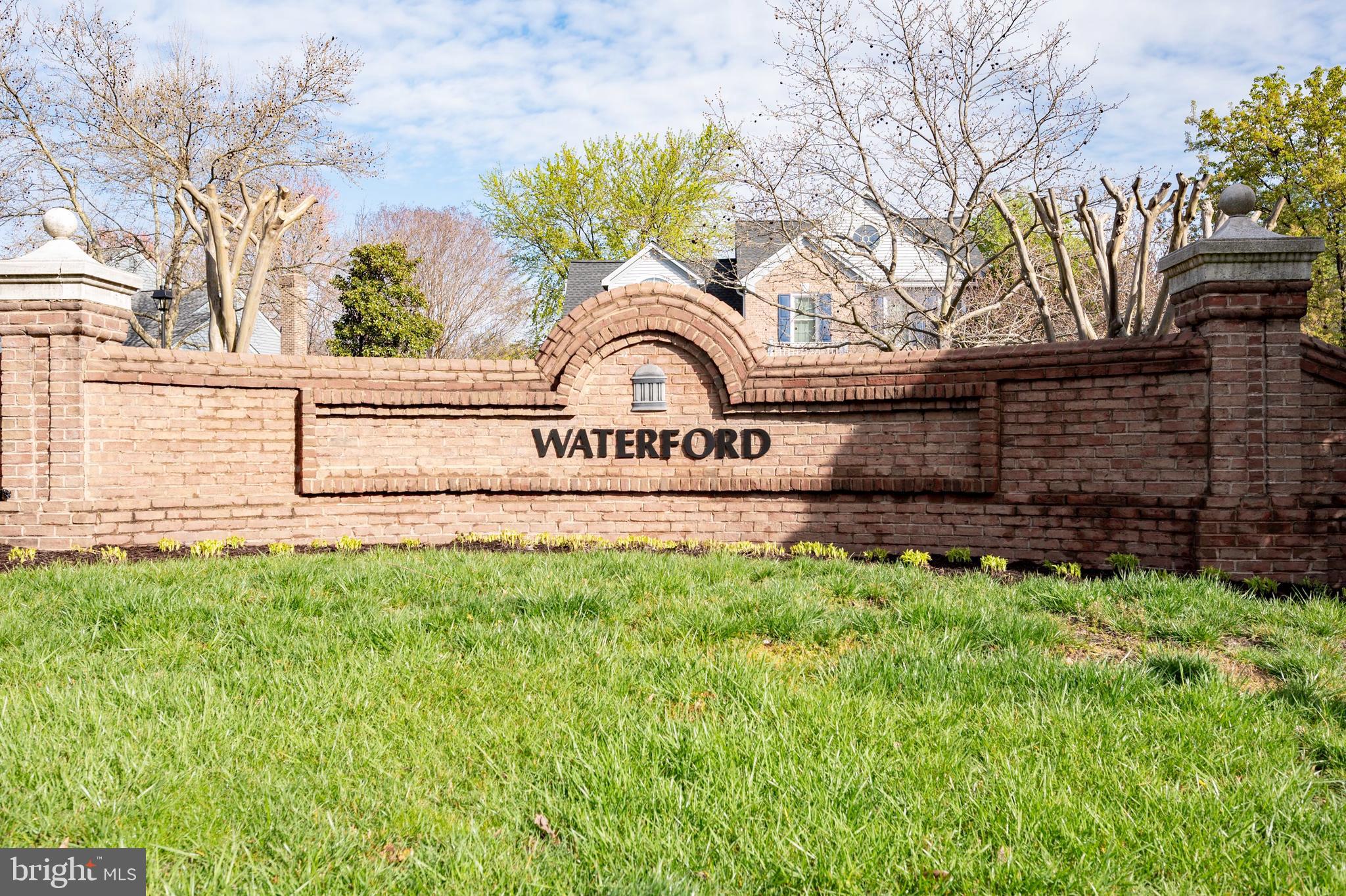 6017 WOODLAKE LANE