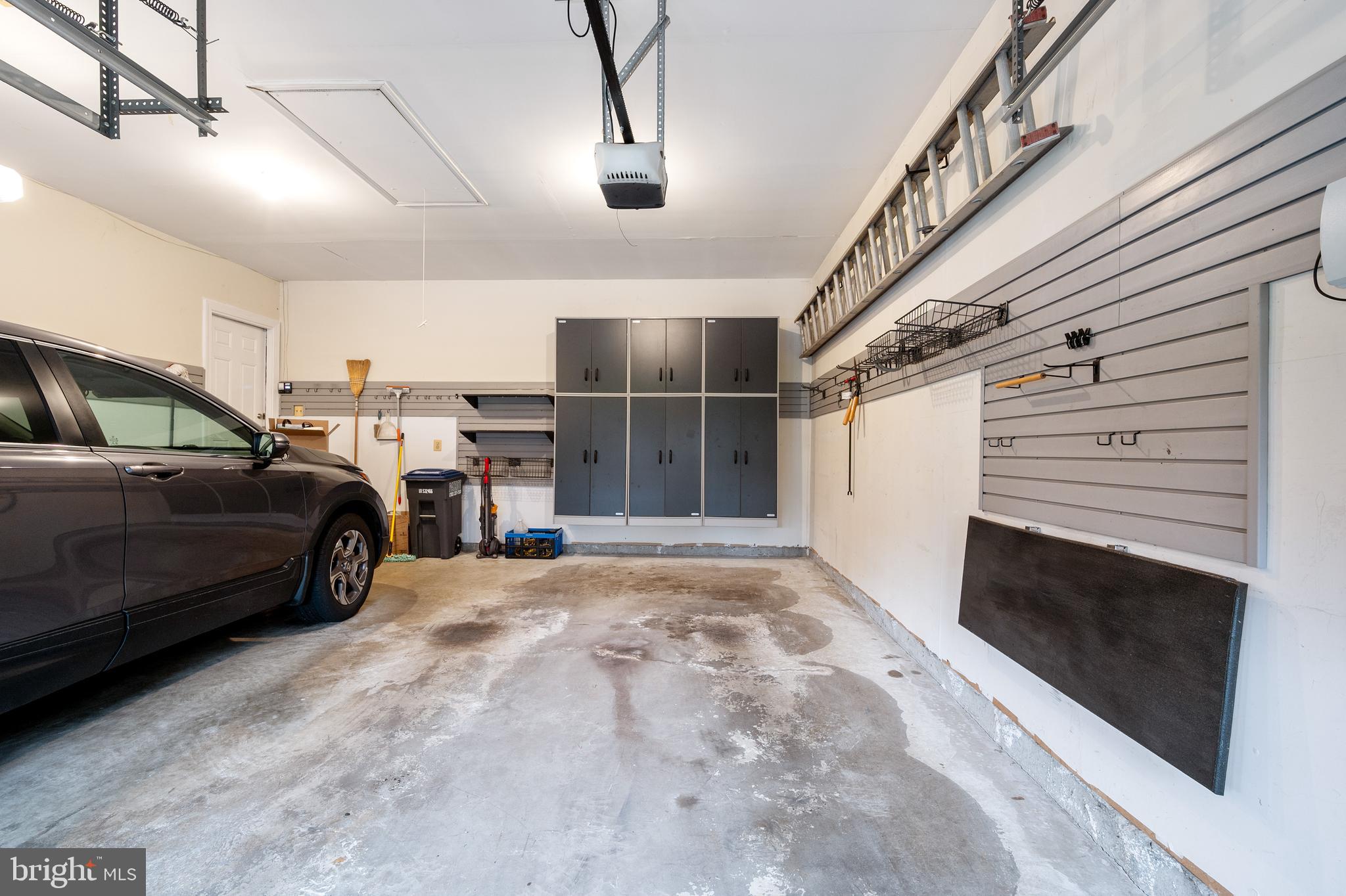 6017 WOODLAKE LANE