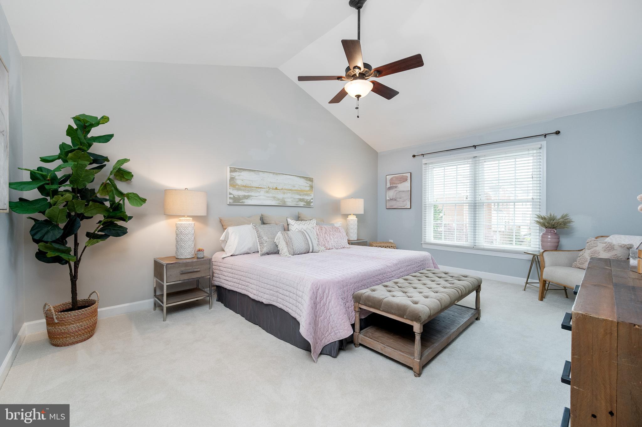6017 WOODLAKE LANE