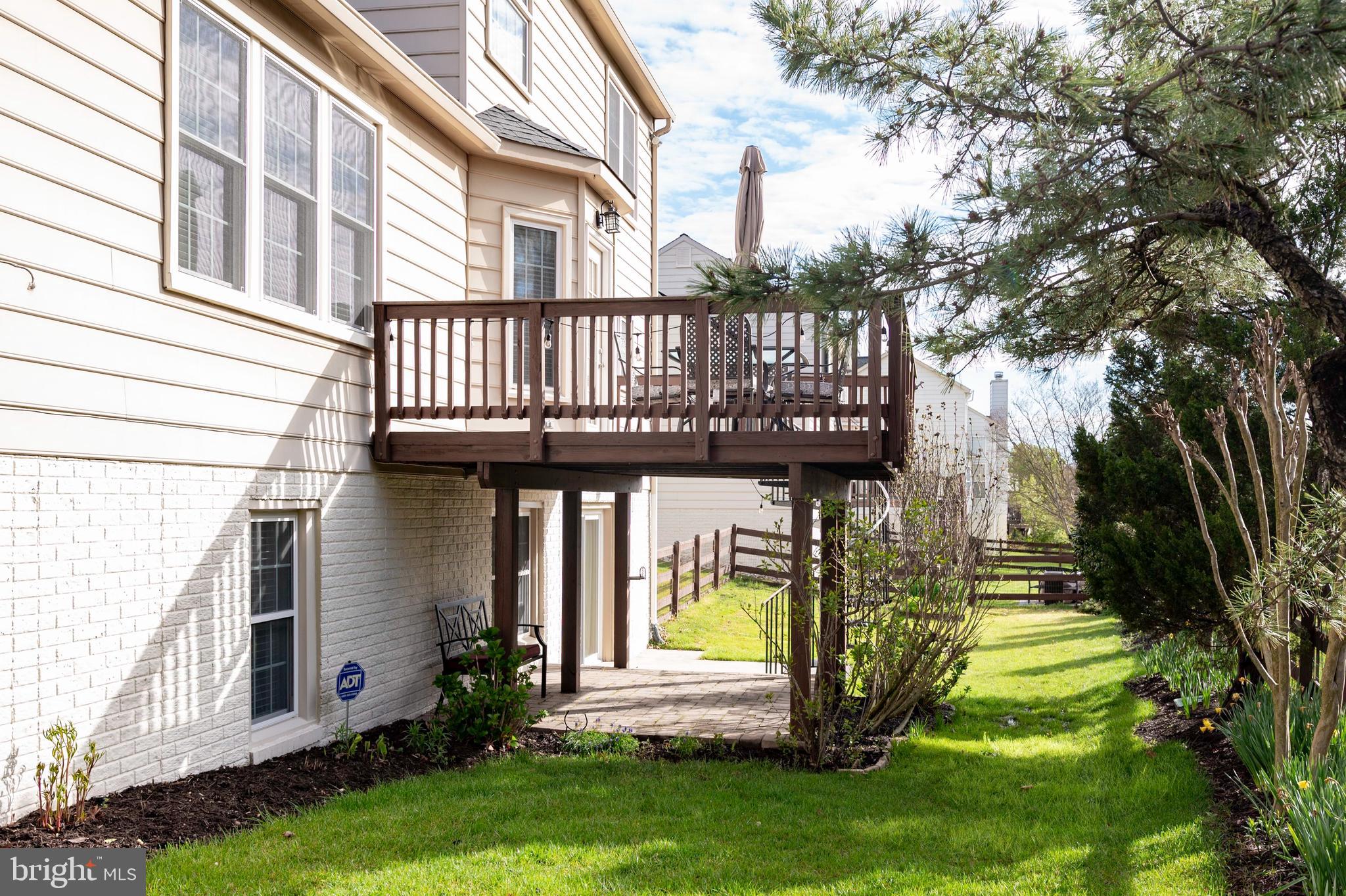 6017 WOODLAKE LANE