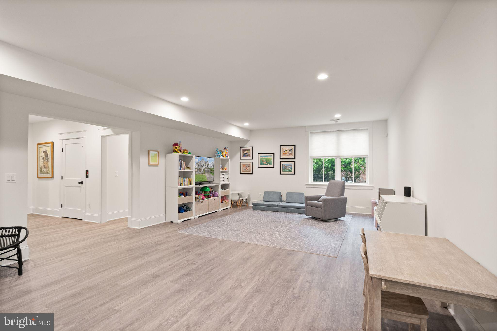 1714 FOREST LANE