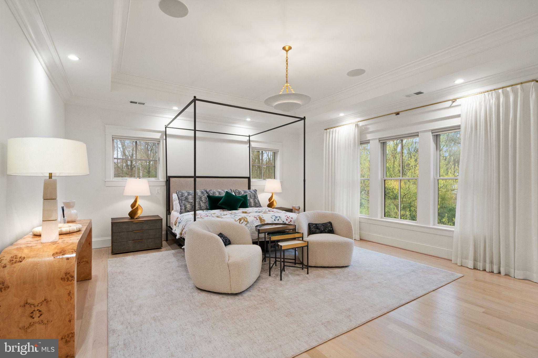 1714 FOREST LANE