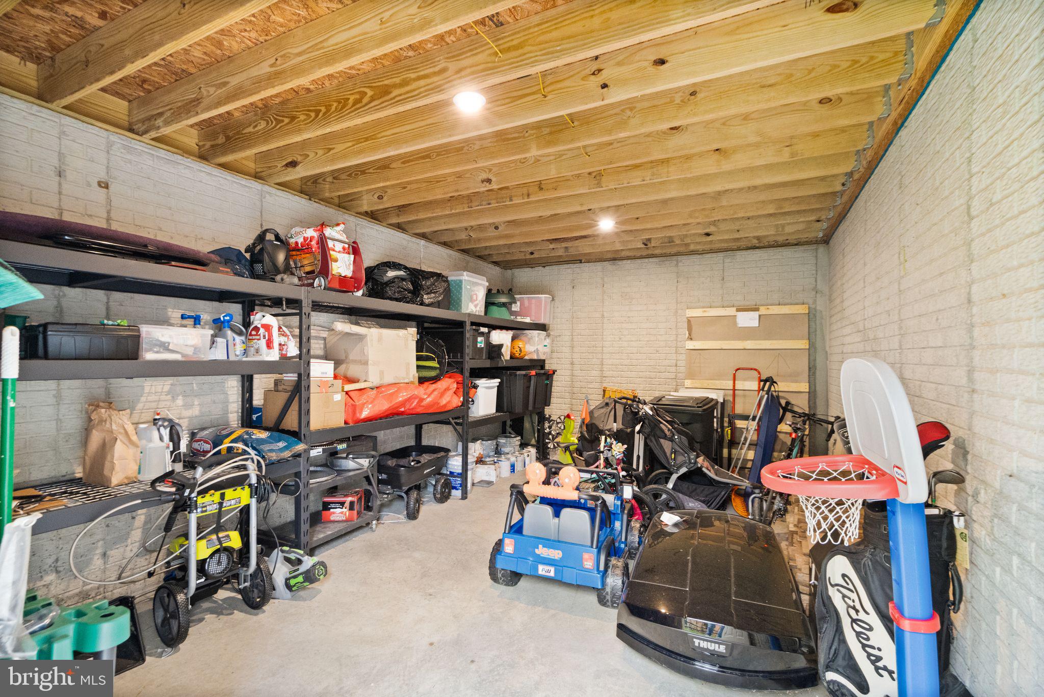 1714 FOREST LANE