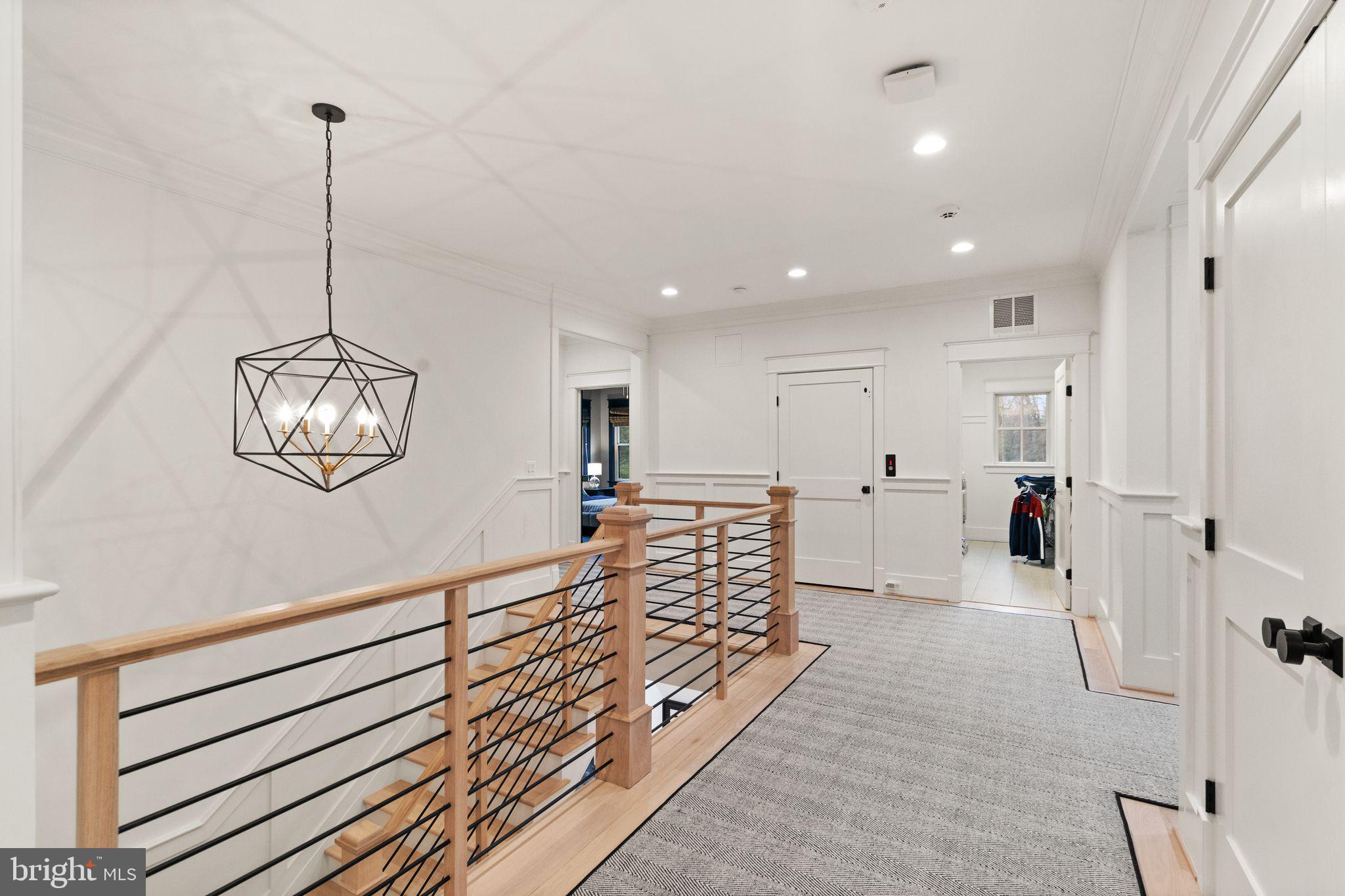 1714 FOREST LANE