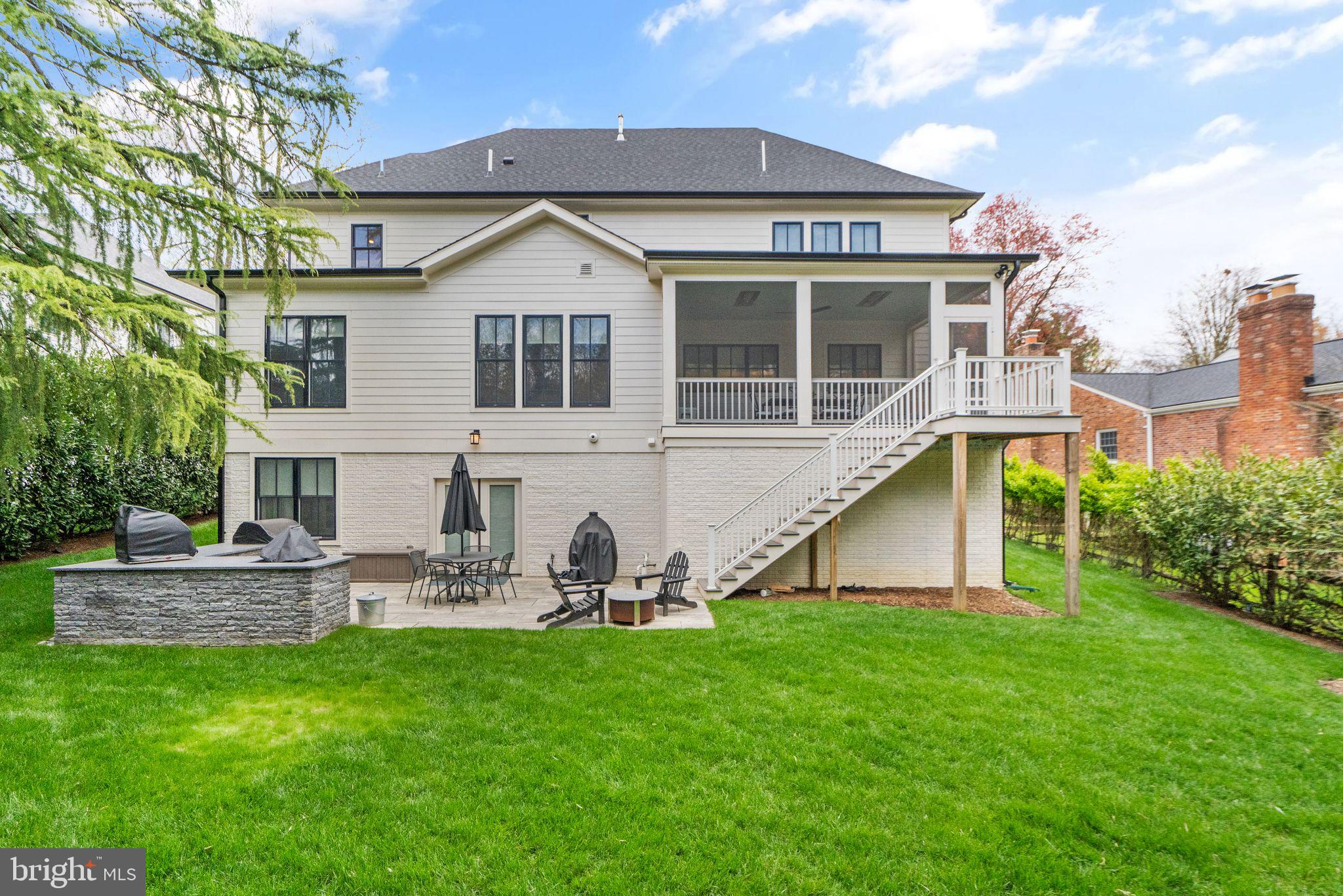 1714 FOREST LANE