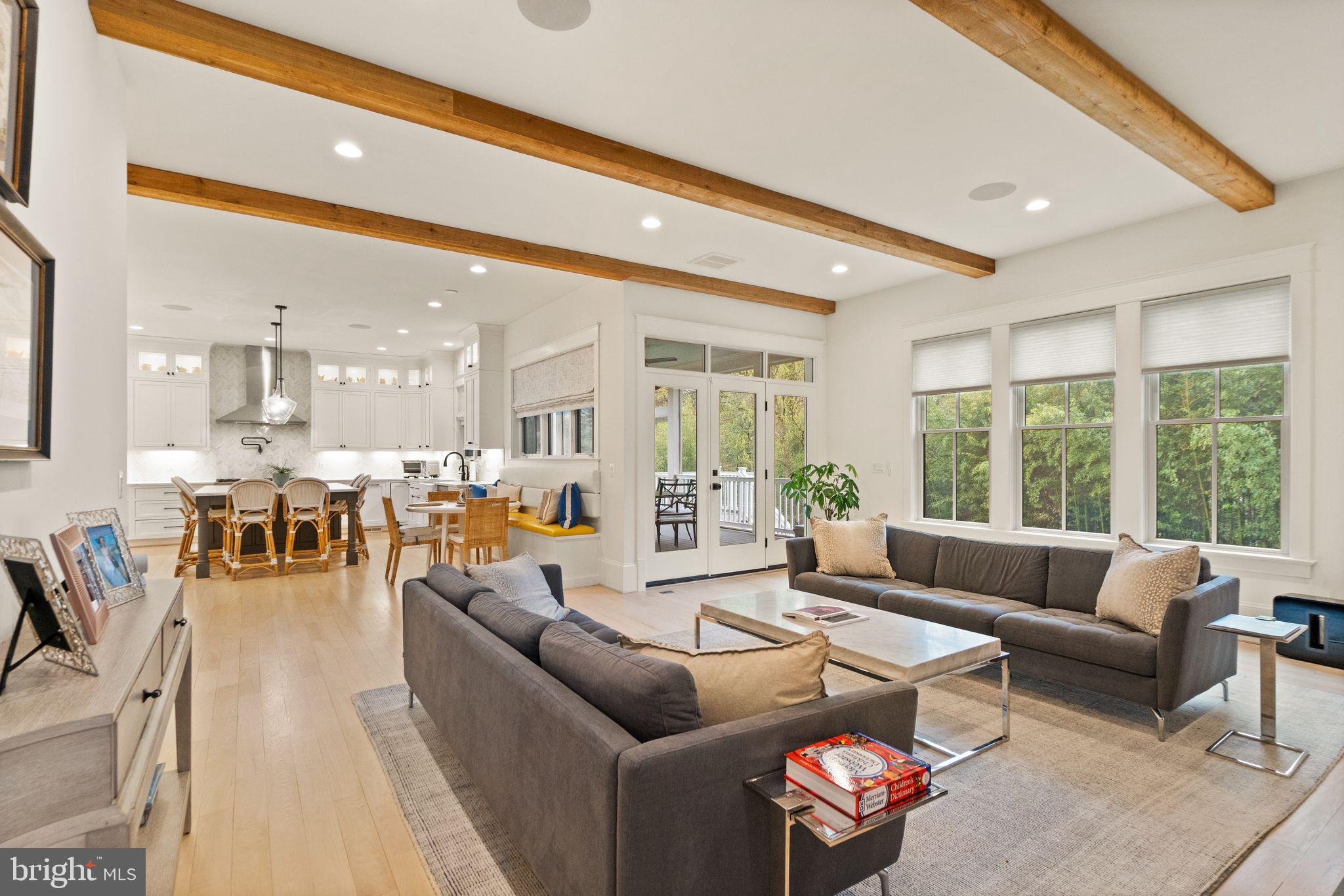 1714 FOREST LANE
