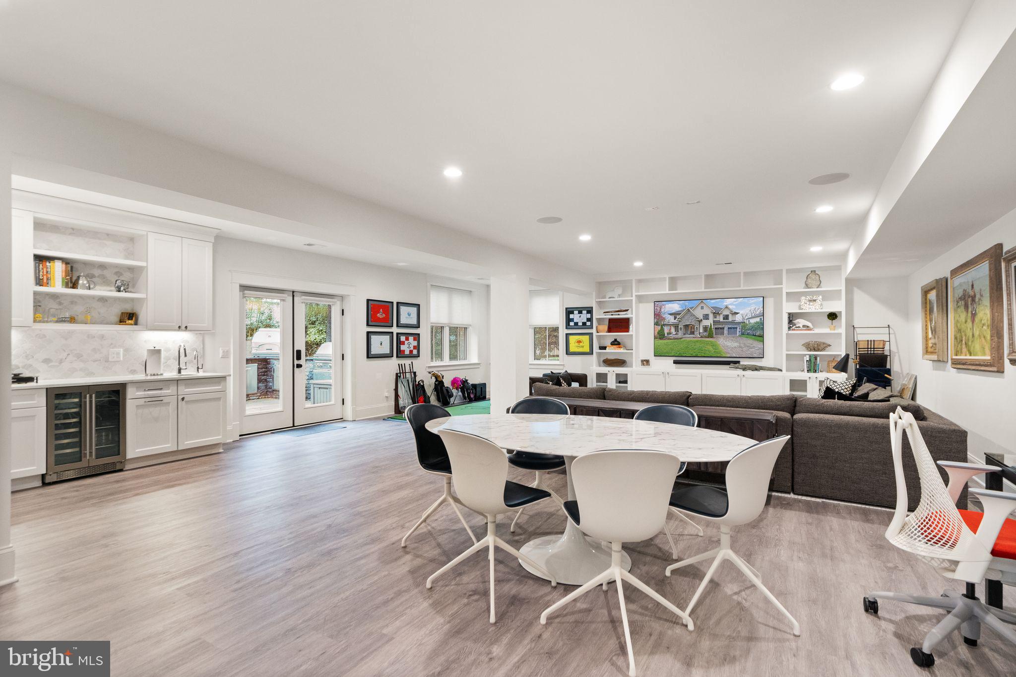 1714 FOREST LANE
