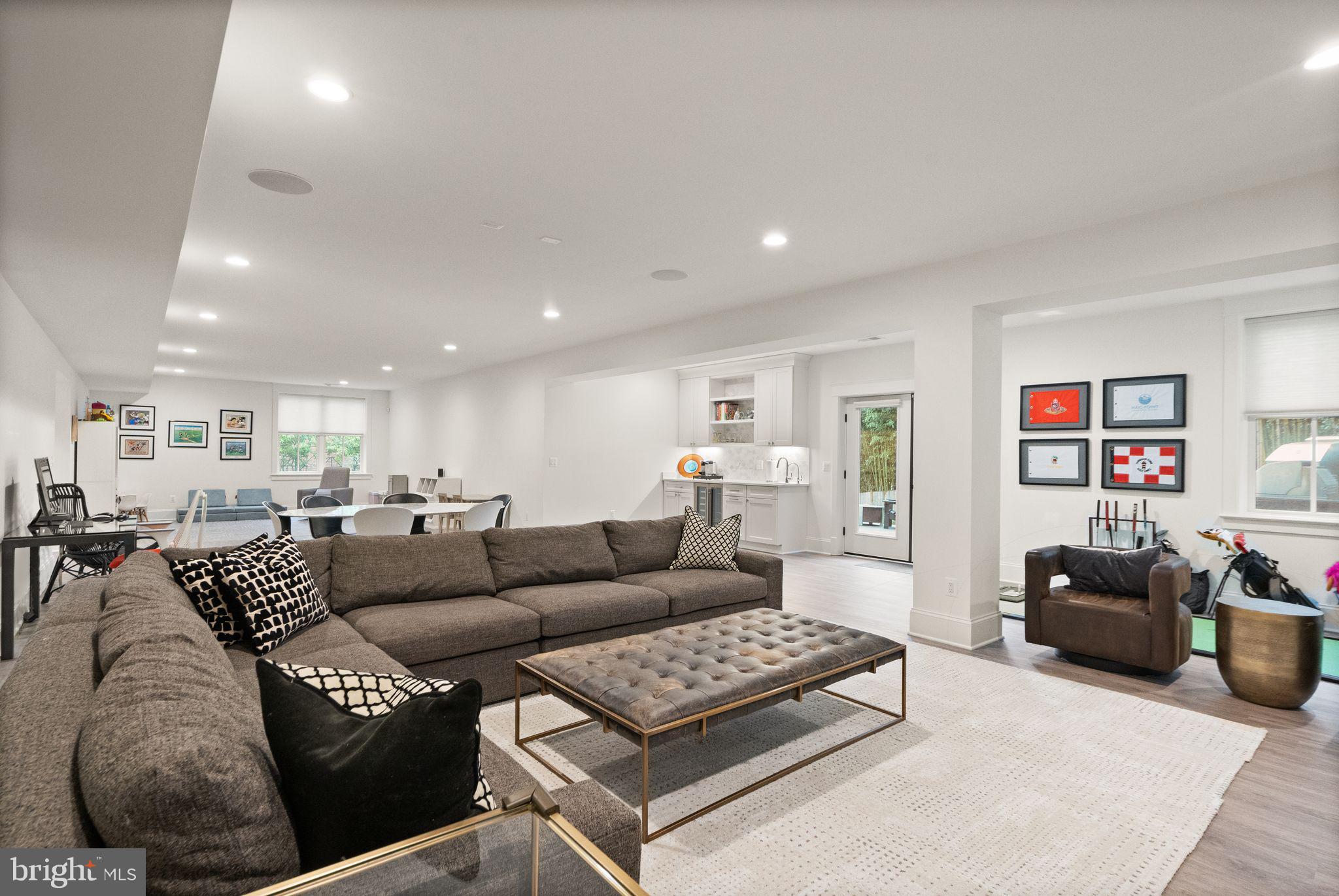 1714 FOREST LANE
