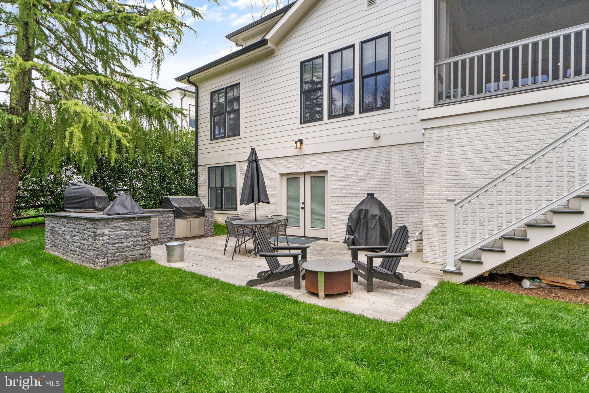 1714 FOREST LANE
