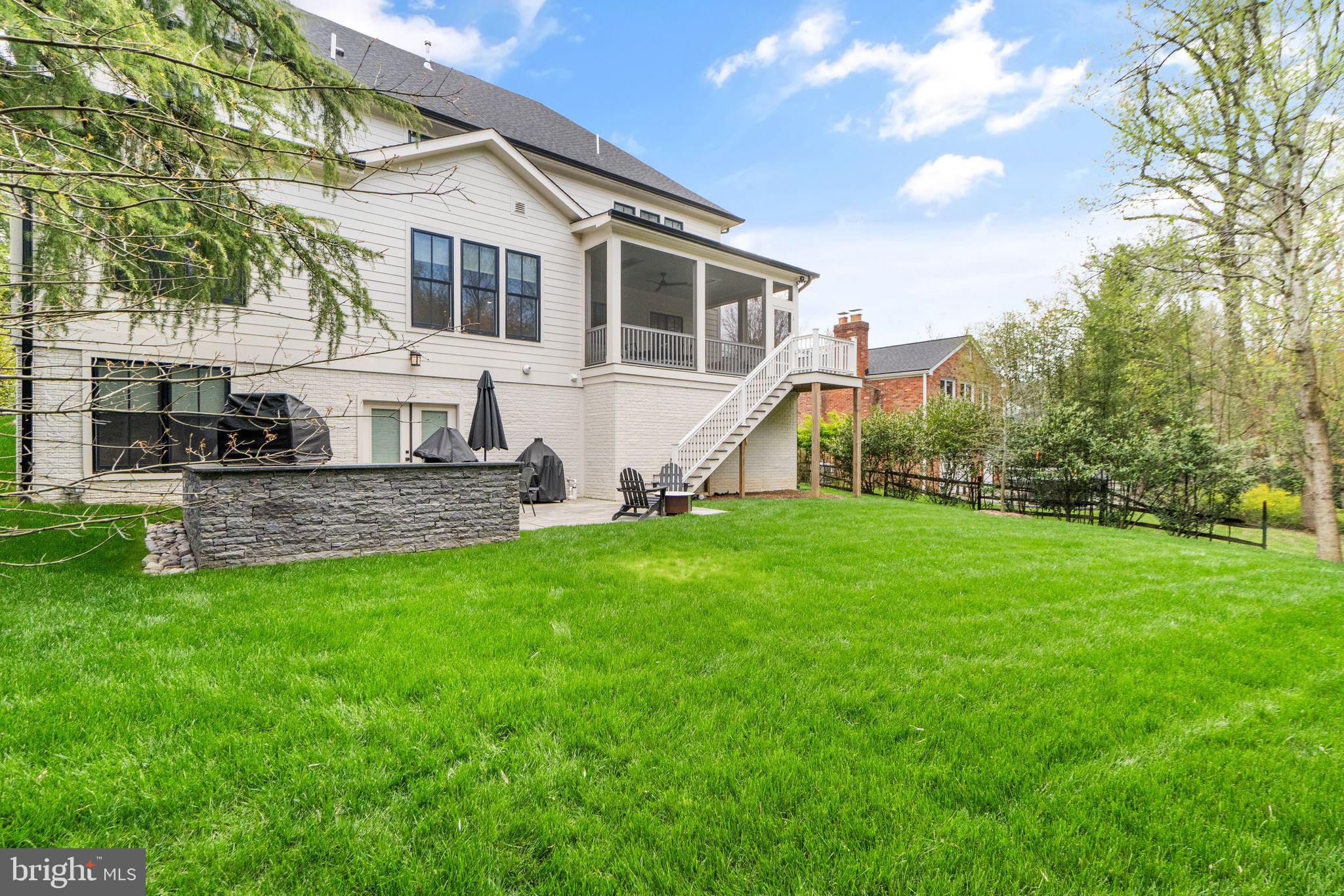 1714 FOREST LANE