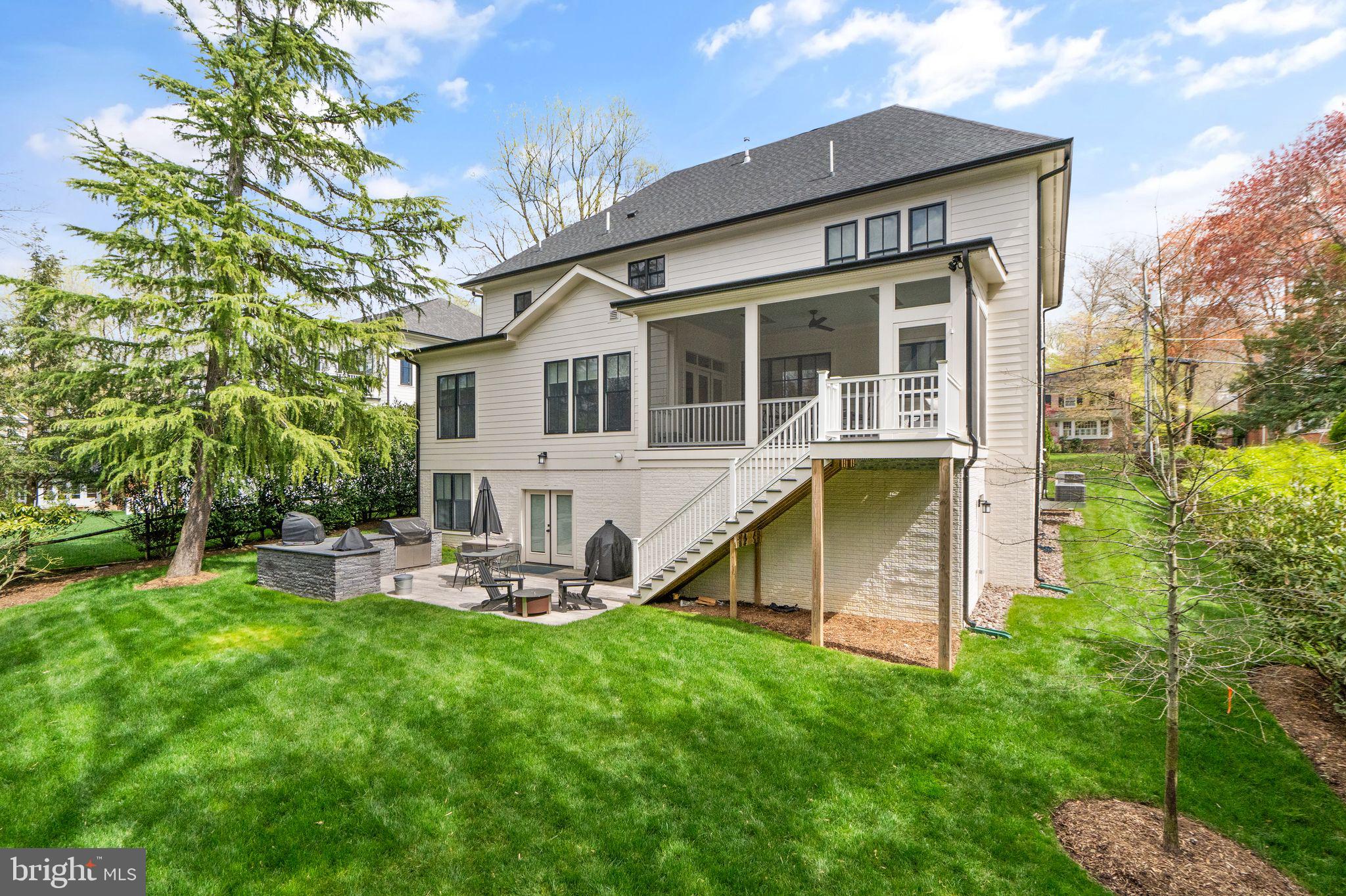 1714 FOREST LANE
