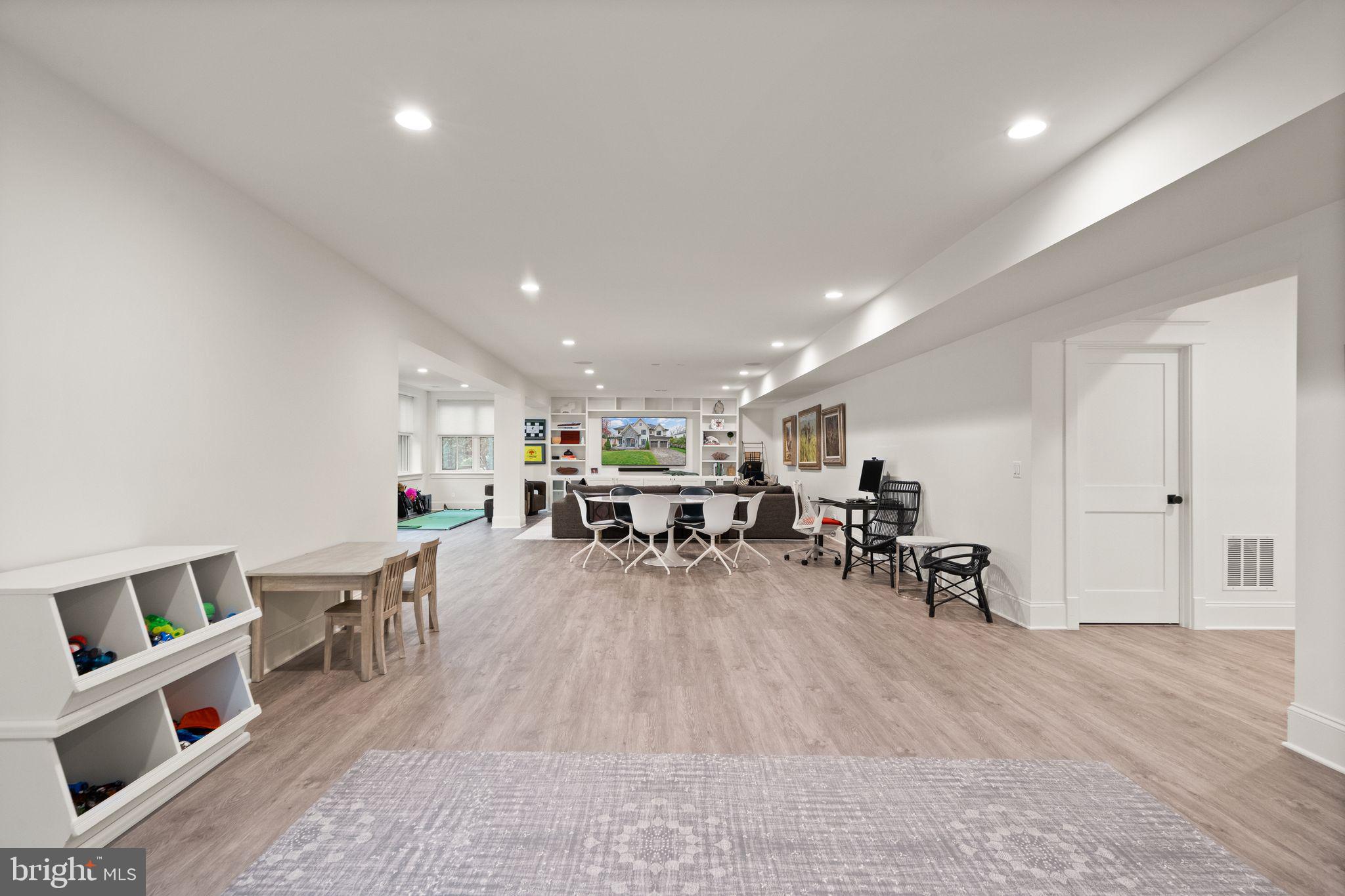 1714 FOREST LANE