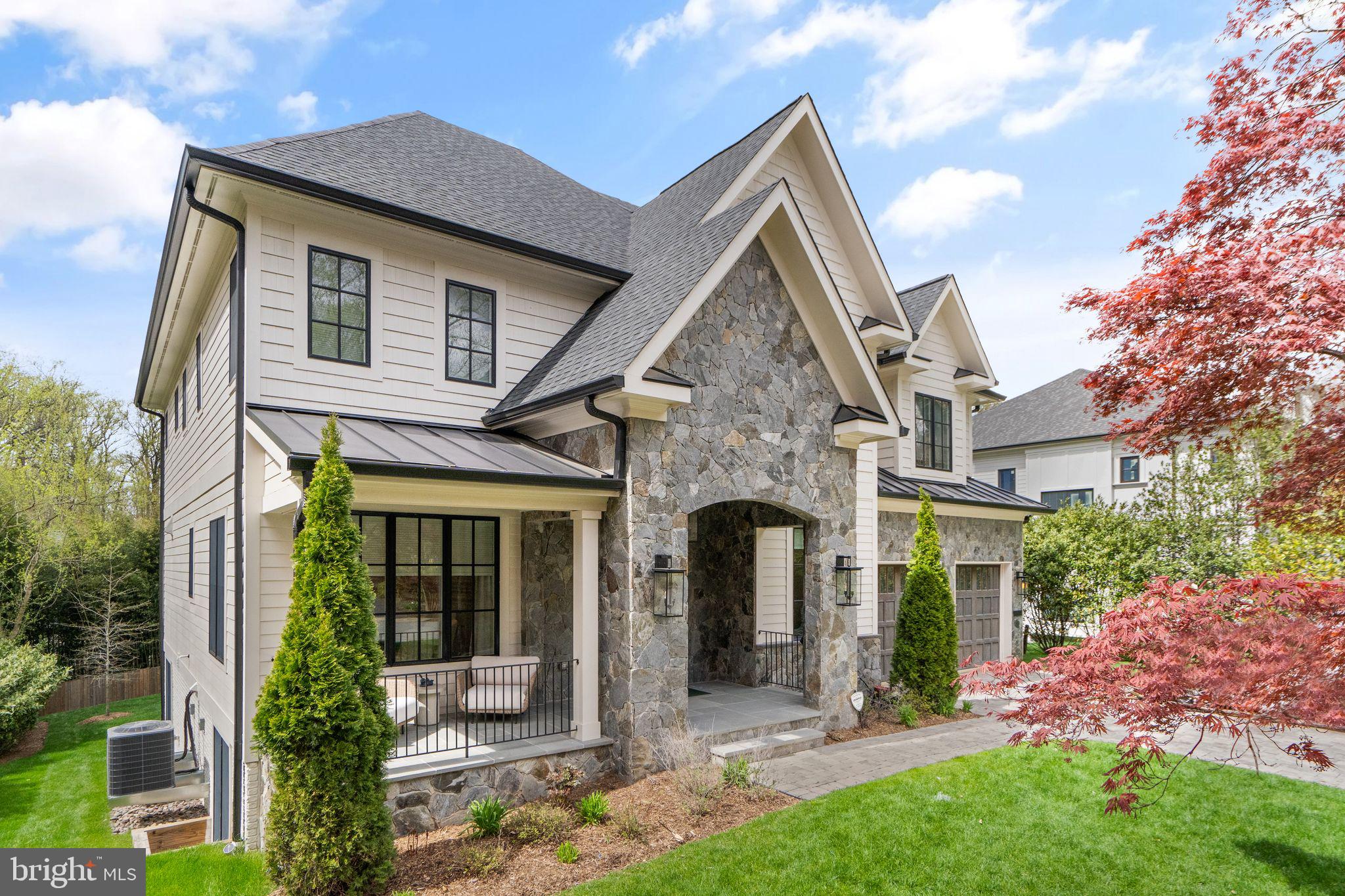 1714 FOREST LANE