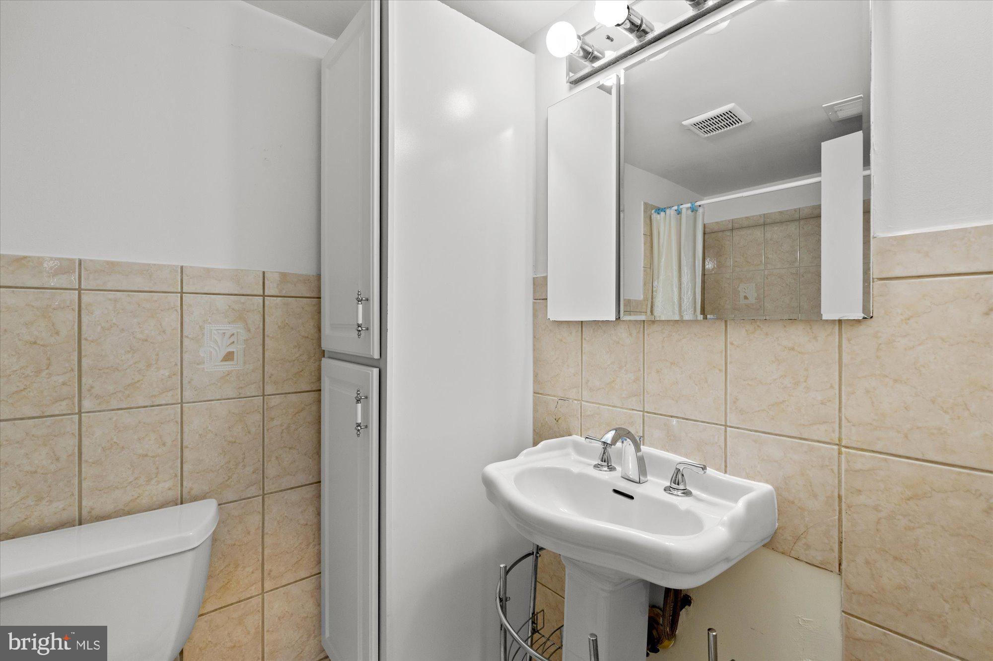 2911 CHARING CROSS ROAD 11