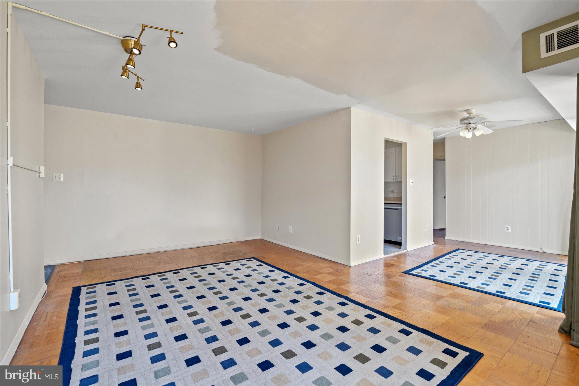 2911 CHARING CROSS ROAD 11
