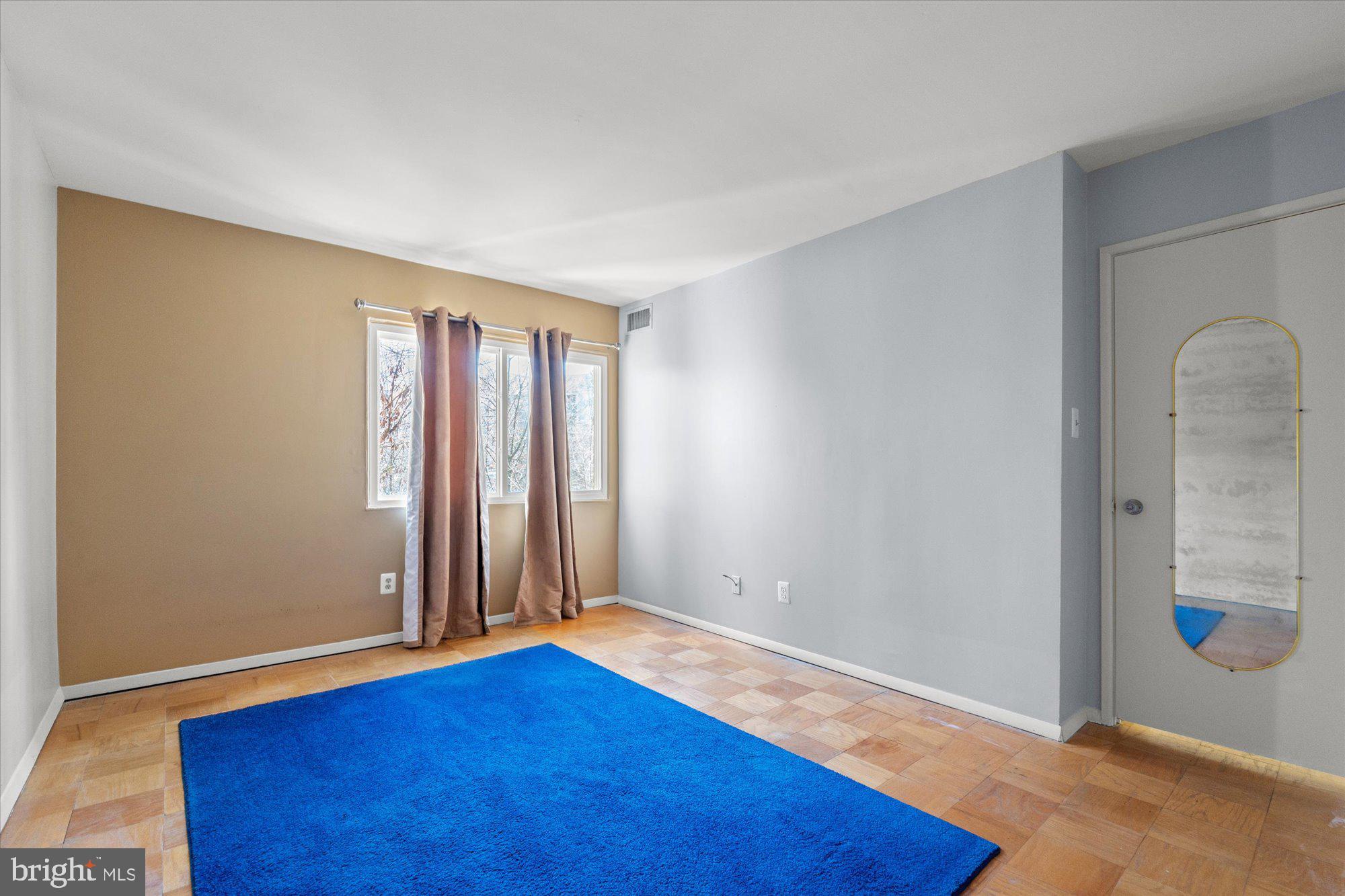 2911 CHARING CROSS ROAD 11