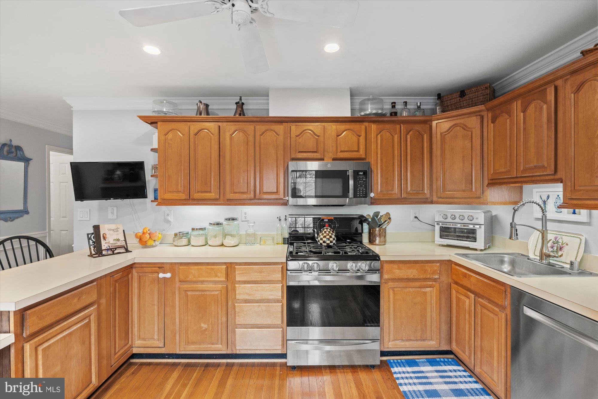 8245 CEDAR LANDING COURT