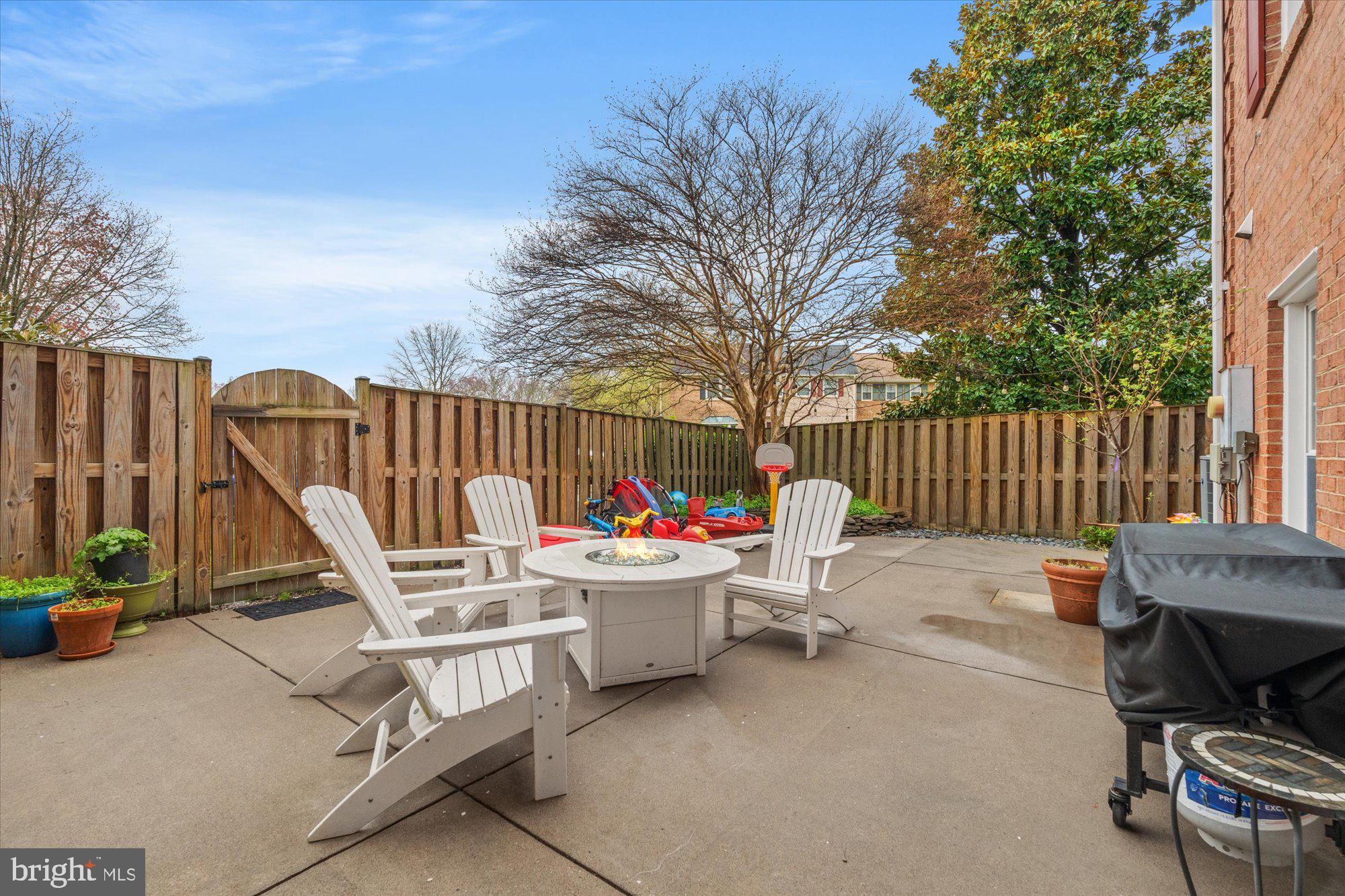 8245 CEDAR LANDING COURT