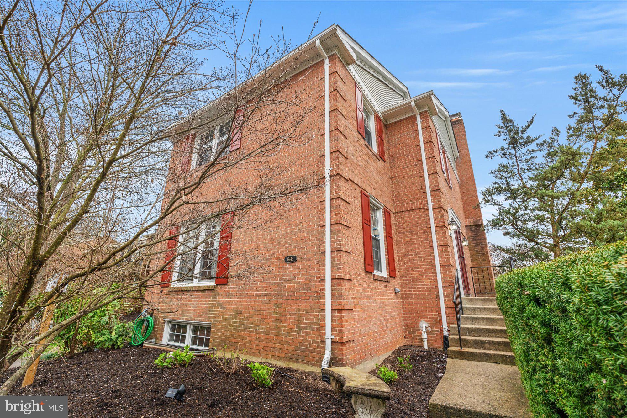 8245 CEDAR LANDING COURT