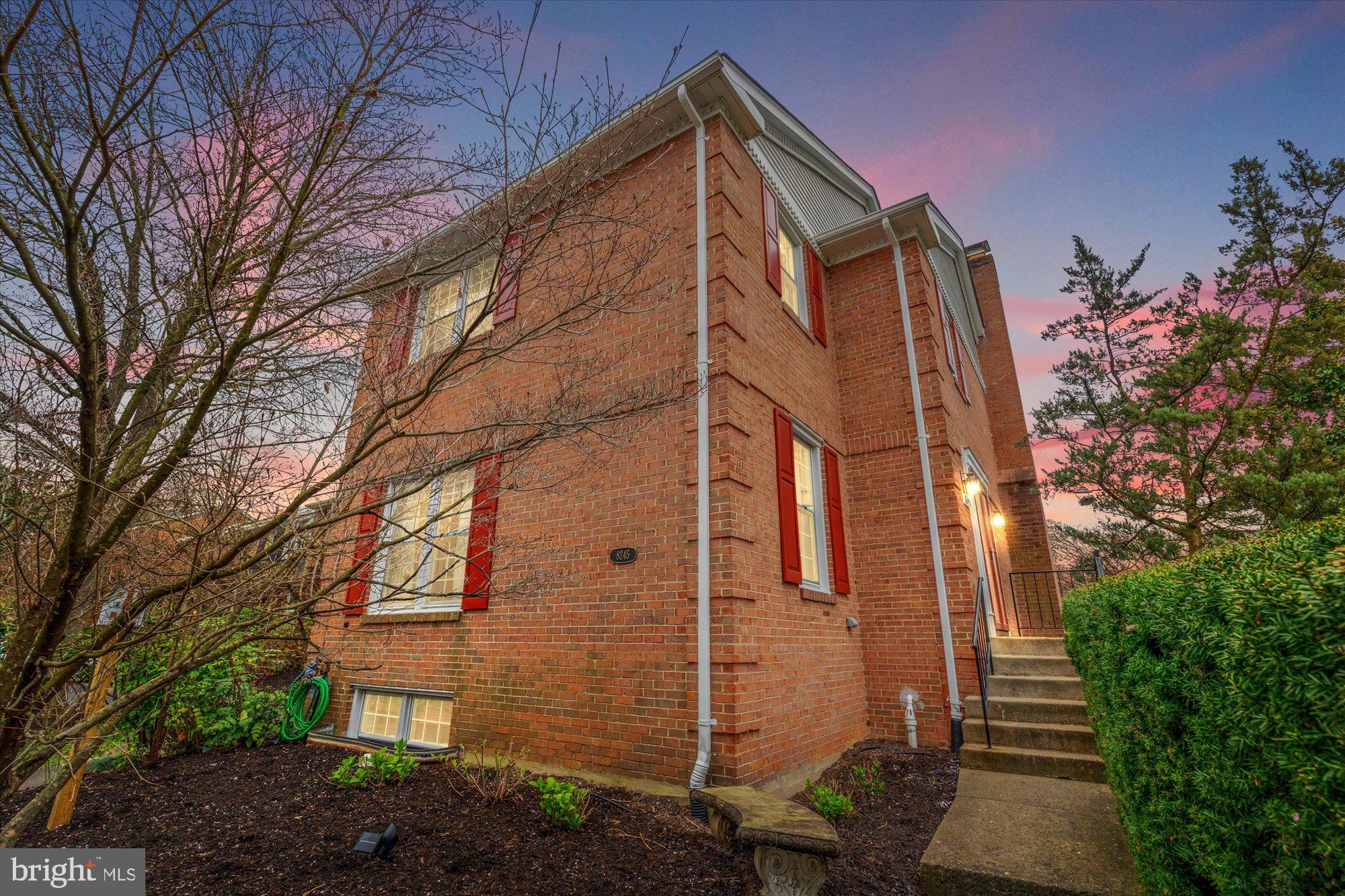8245 CEDAR LANDING COURT