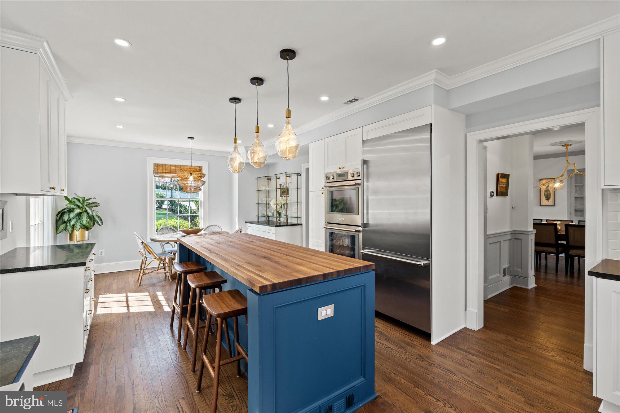 6210 RANDALL COURT