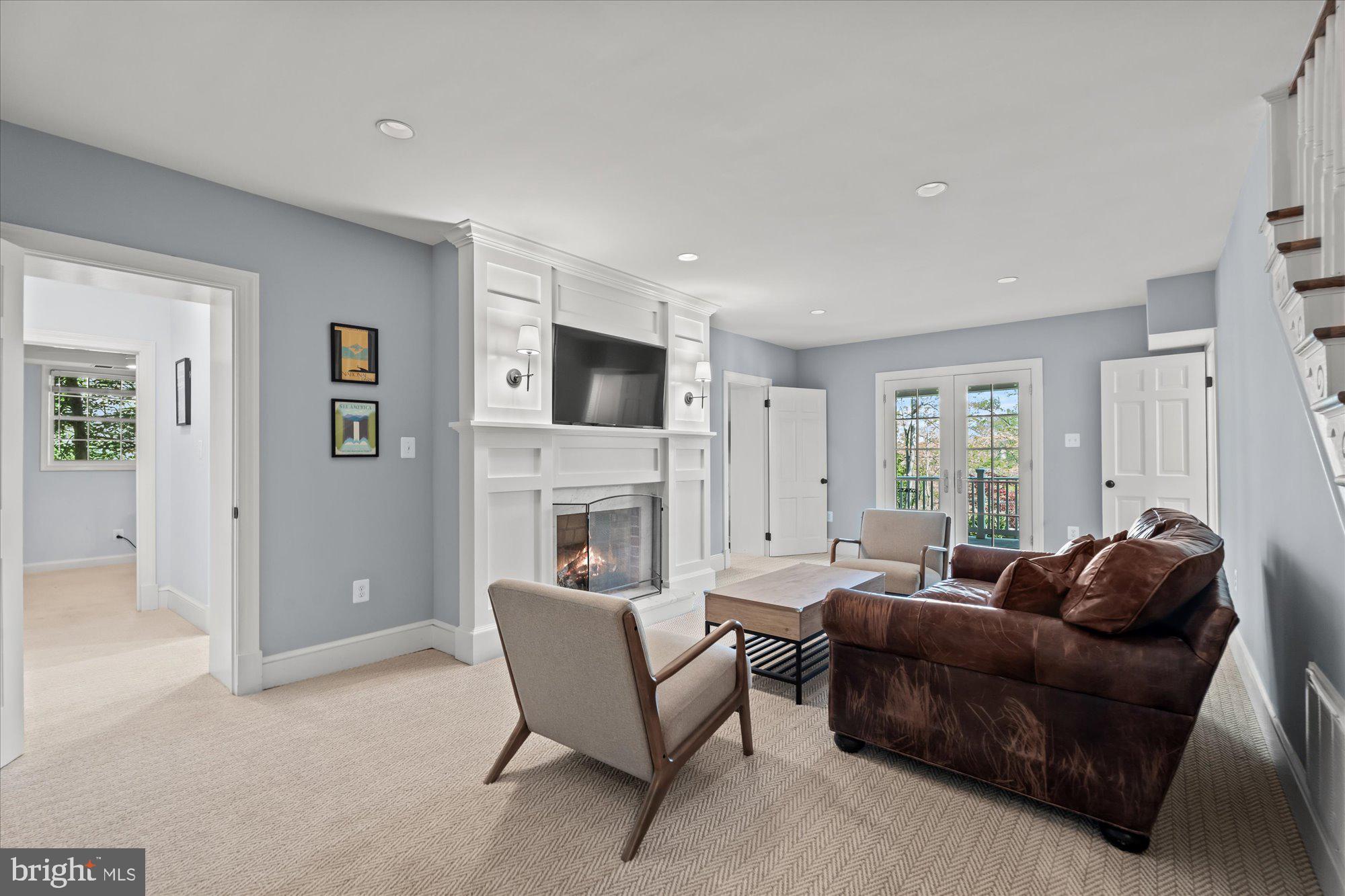 6210 RANDALL COURT