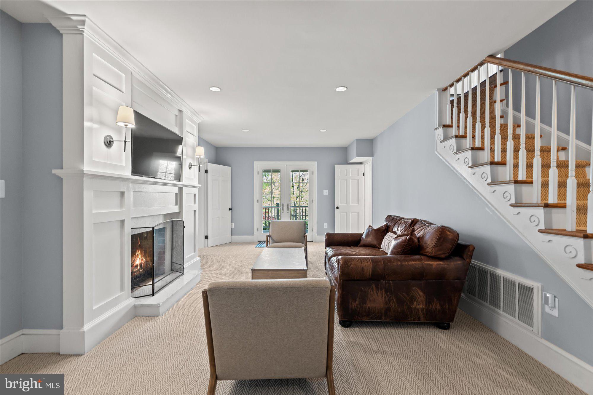 6210 RANDALL COURT