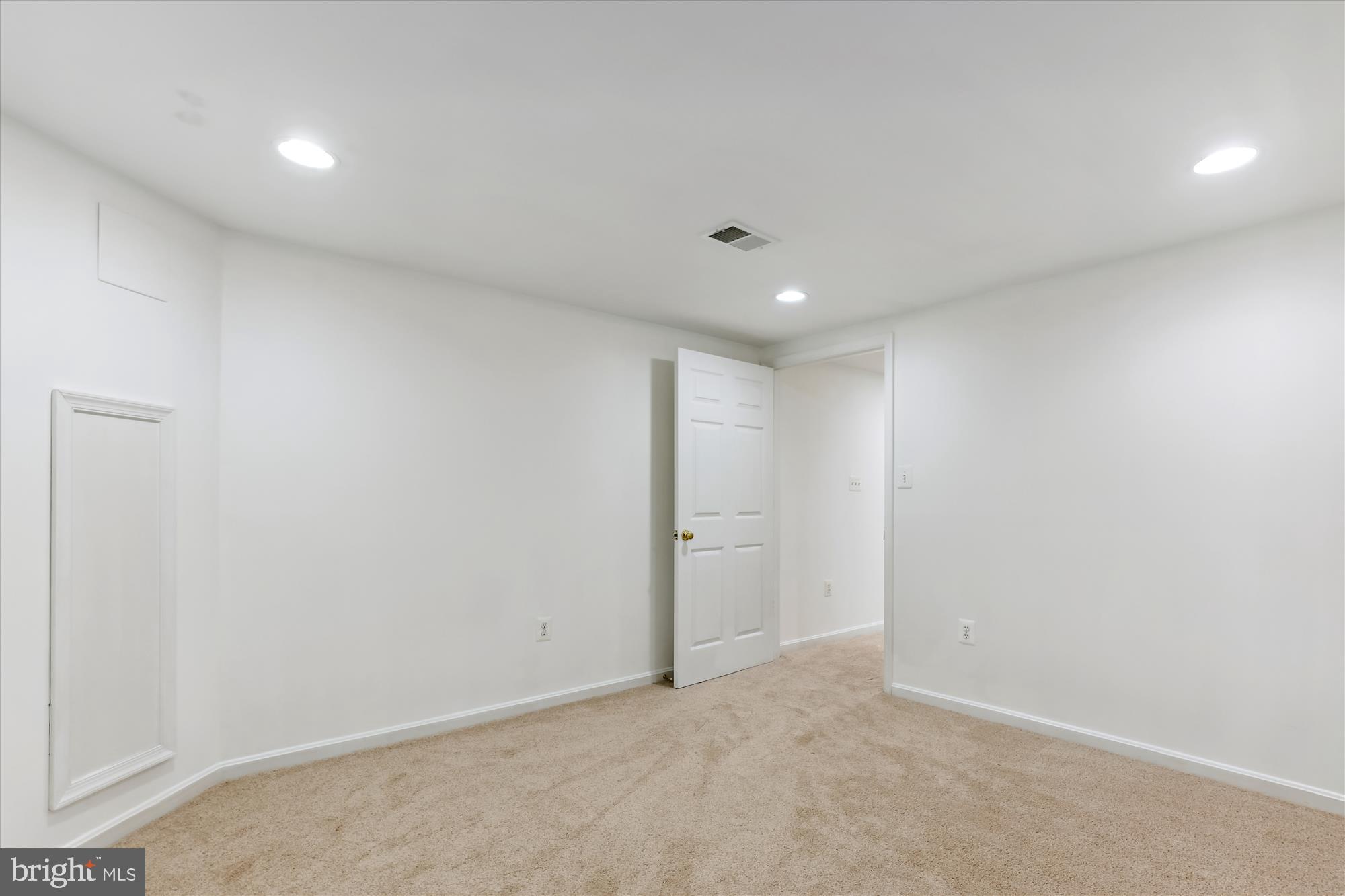 2905 ROCK MANOR COURT