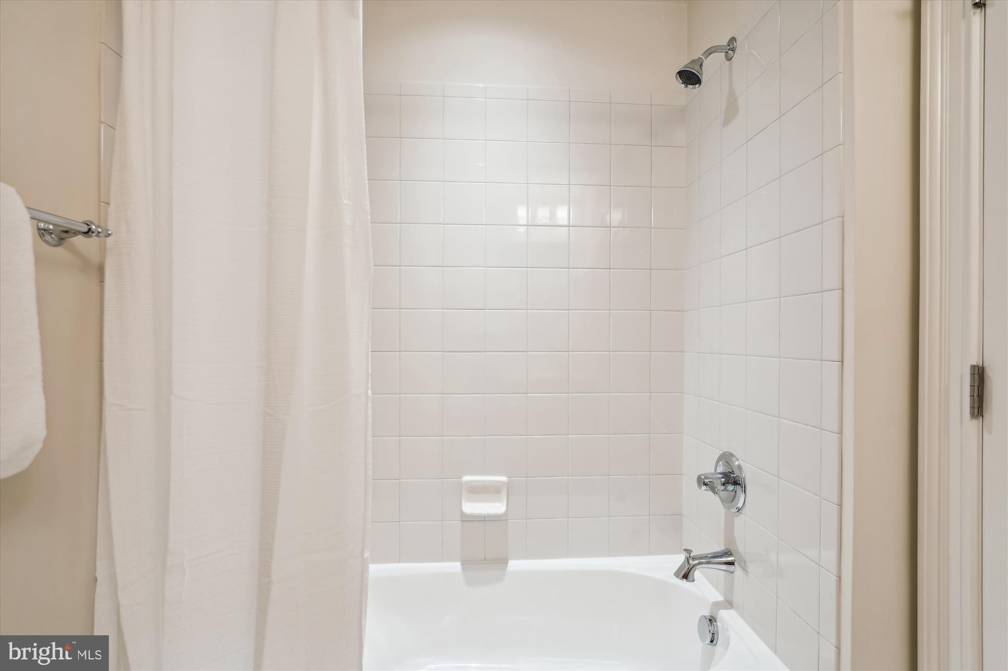 2199 AMBER MEADOWS DRIVE