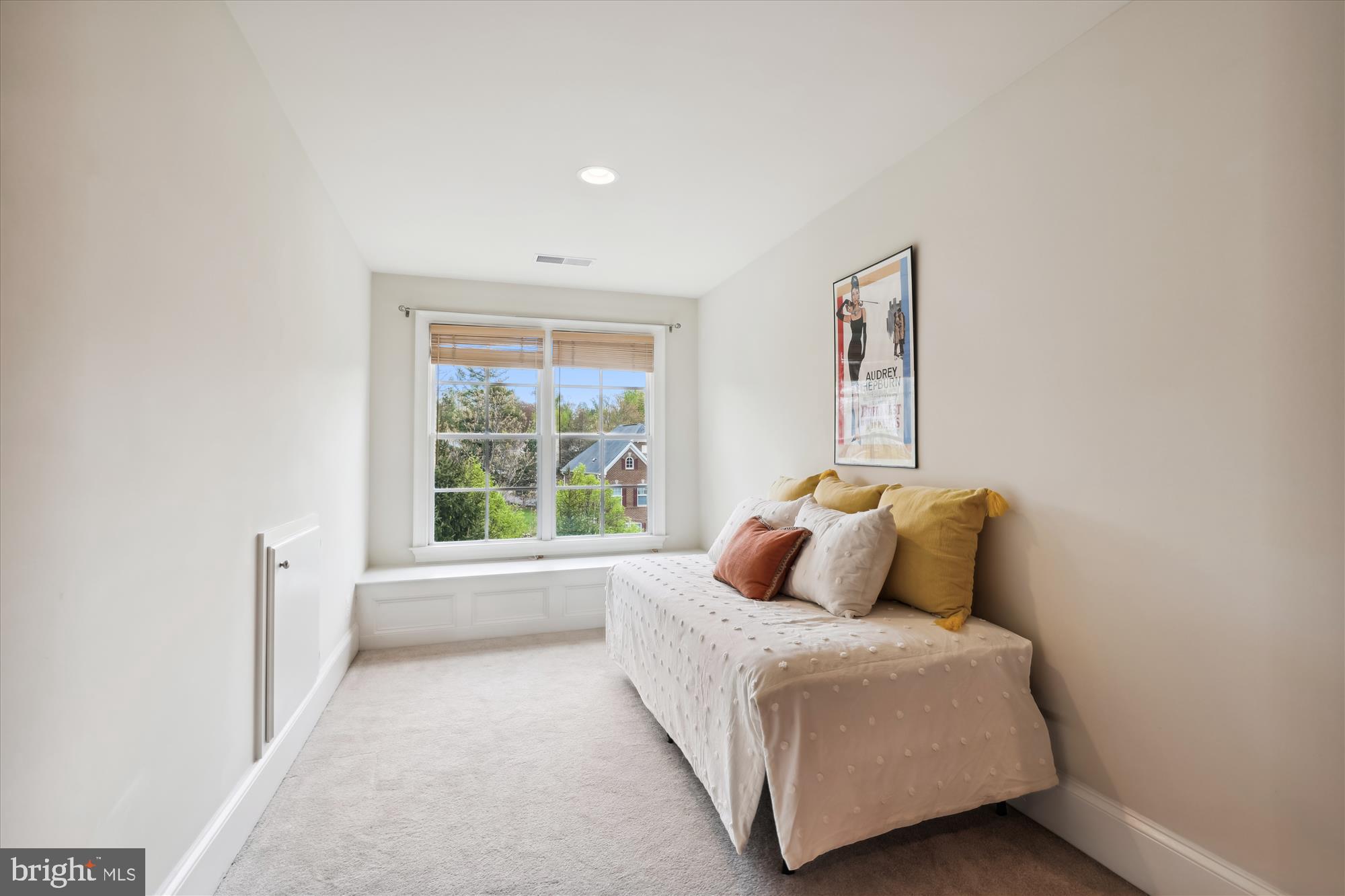 2199 AMBER MEADOWS DRIVE