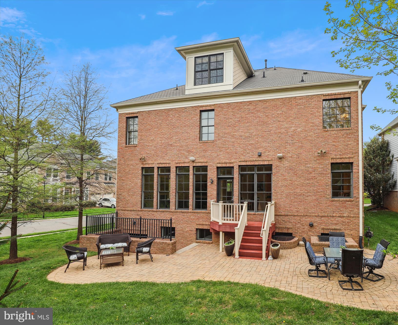 2199 AMBER MEADOWS DRIVE