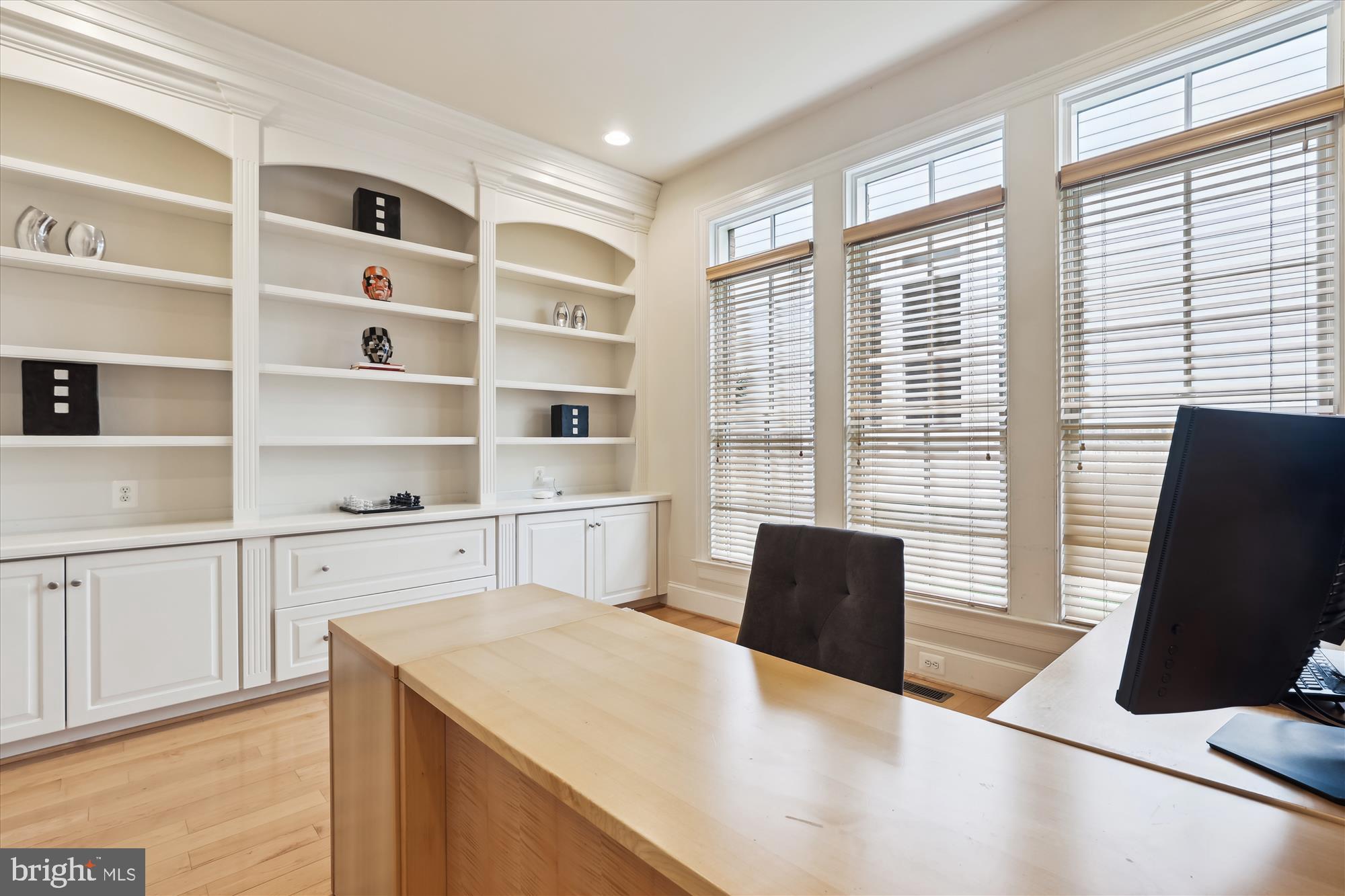 2199 AMBER MEADOWS DRIVE