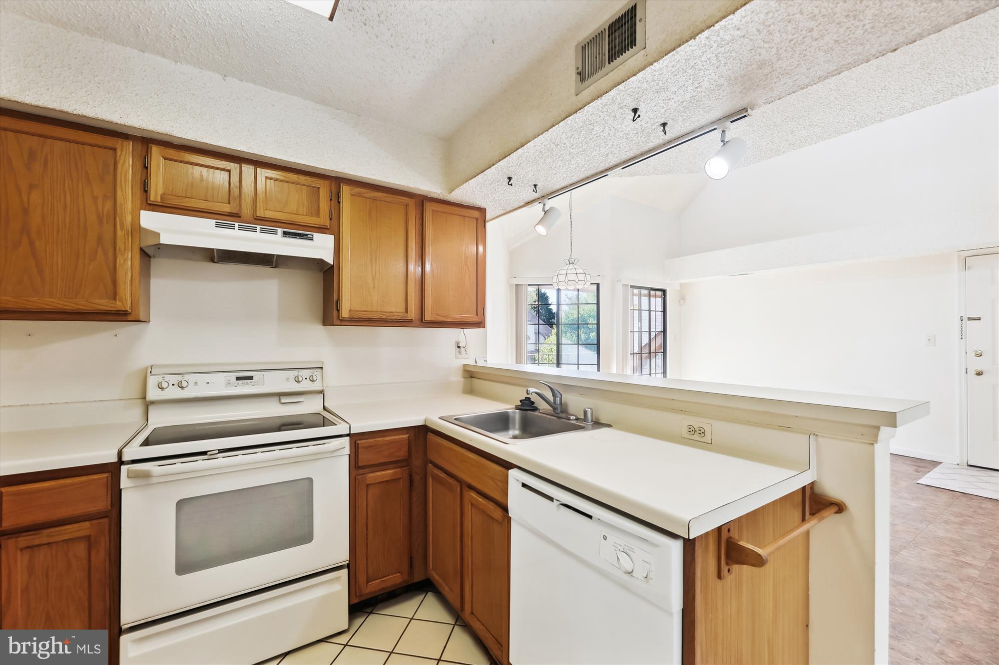 6029 CURTIER DRIVE F 6029F