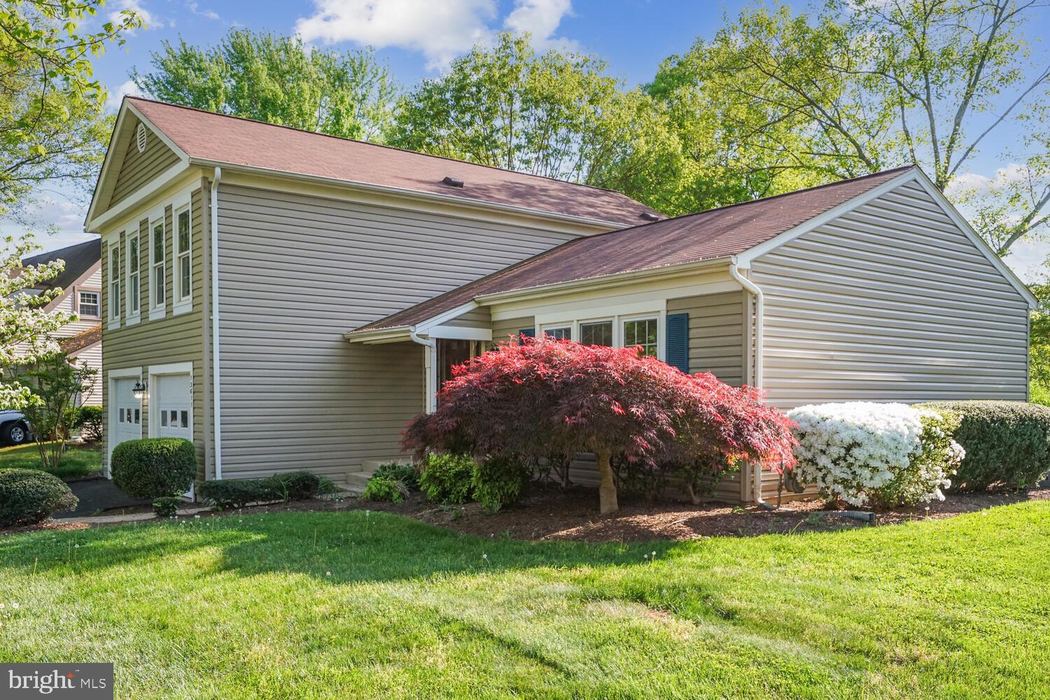 13611 WHITE BARN LANE