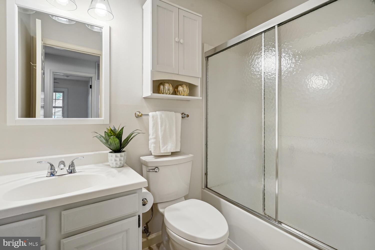 13611 WHITE BARN LANE