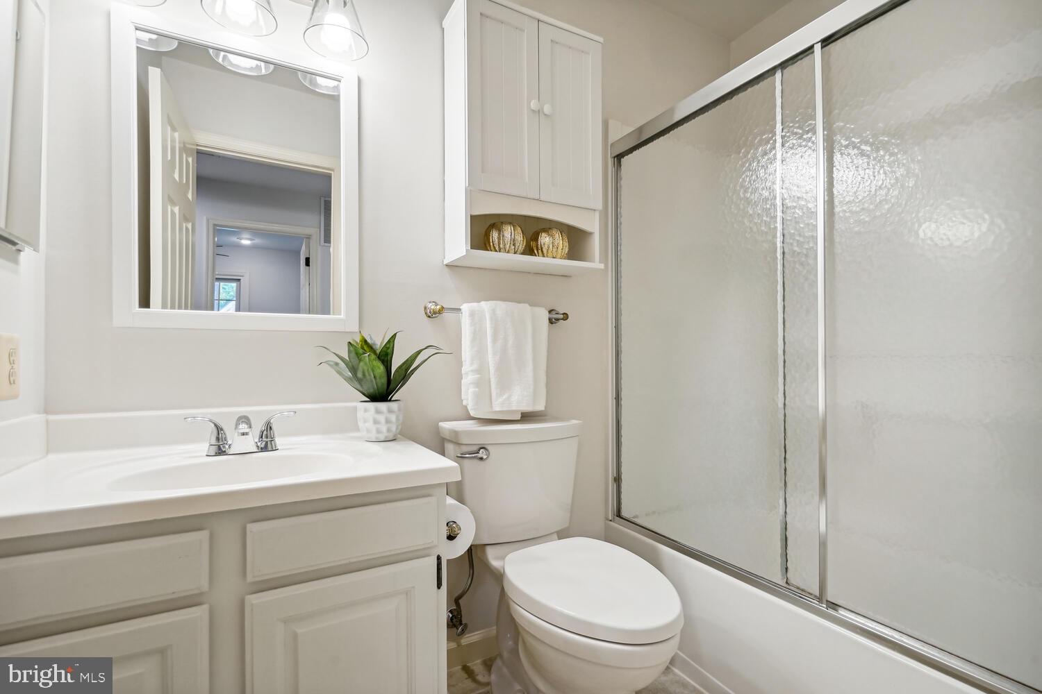 13611 WHITE BARN LANE