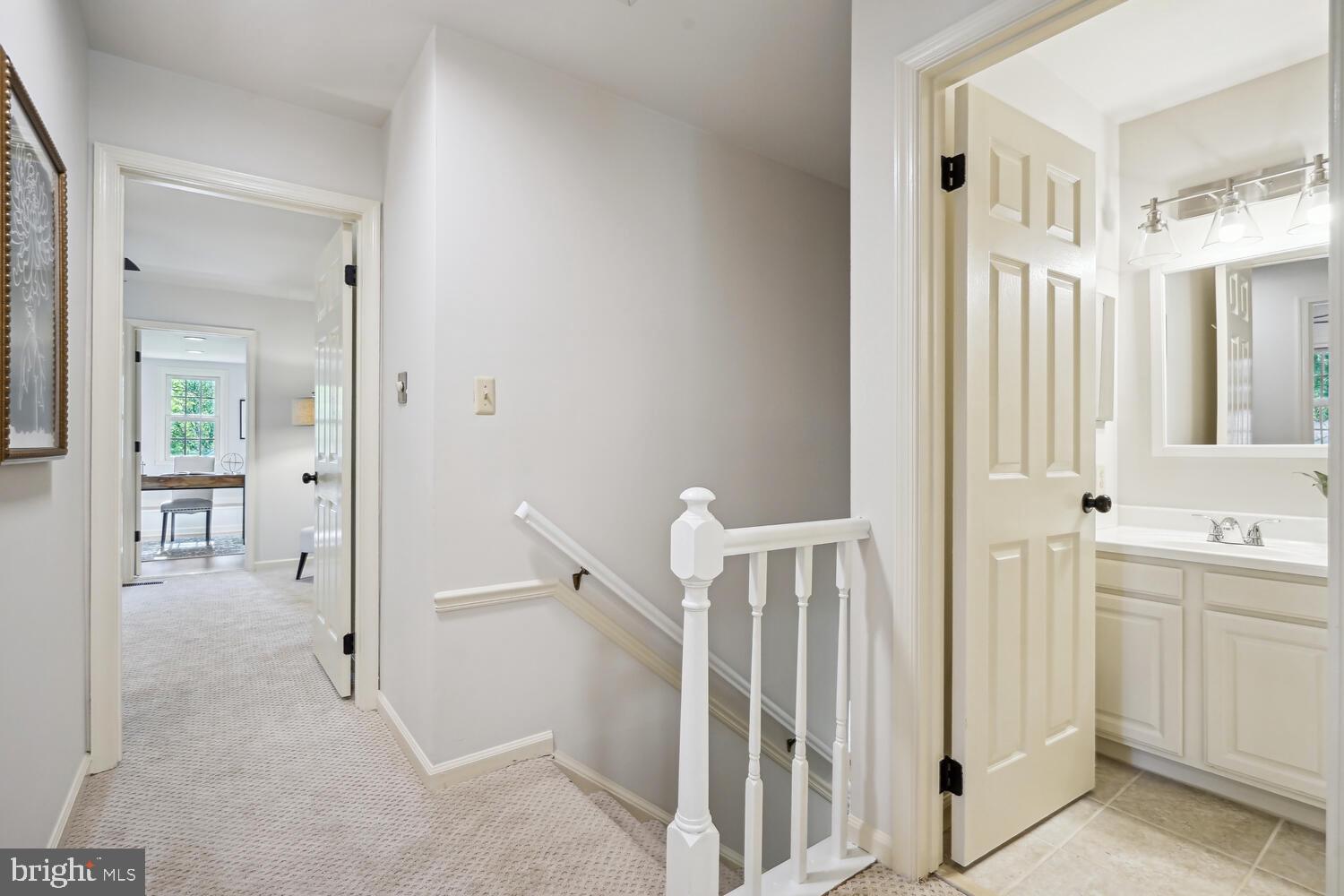 13611 WHITE BARN LANE